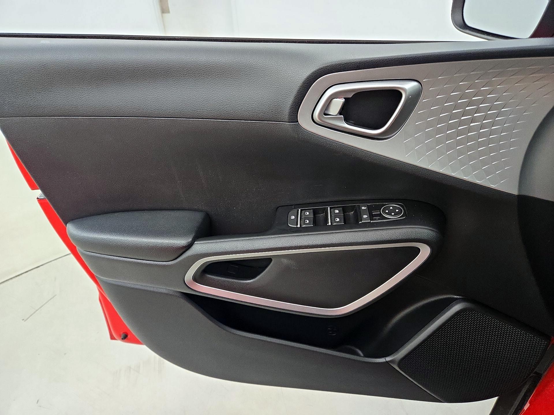 Thumbnail: 2020 Kia Soul - 12