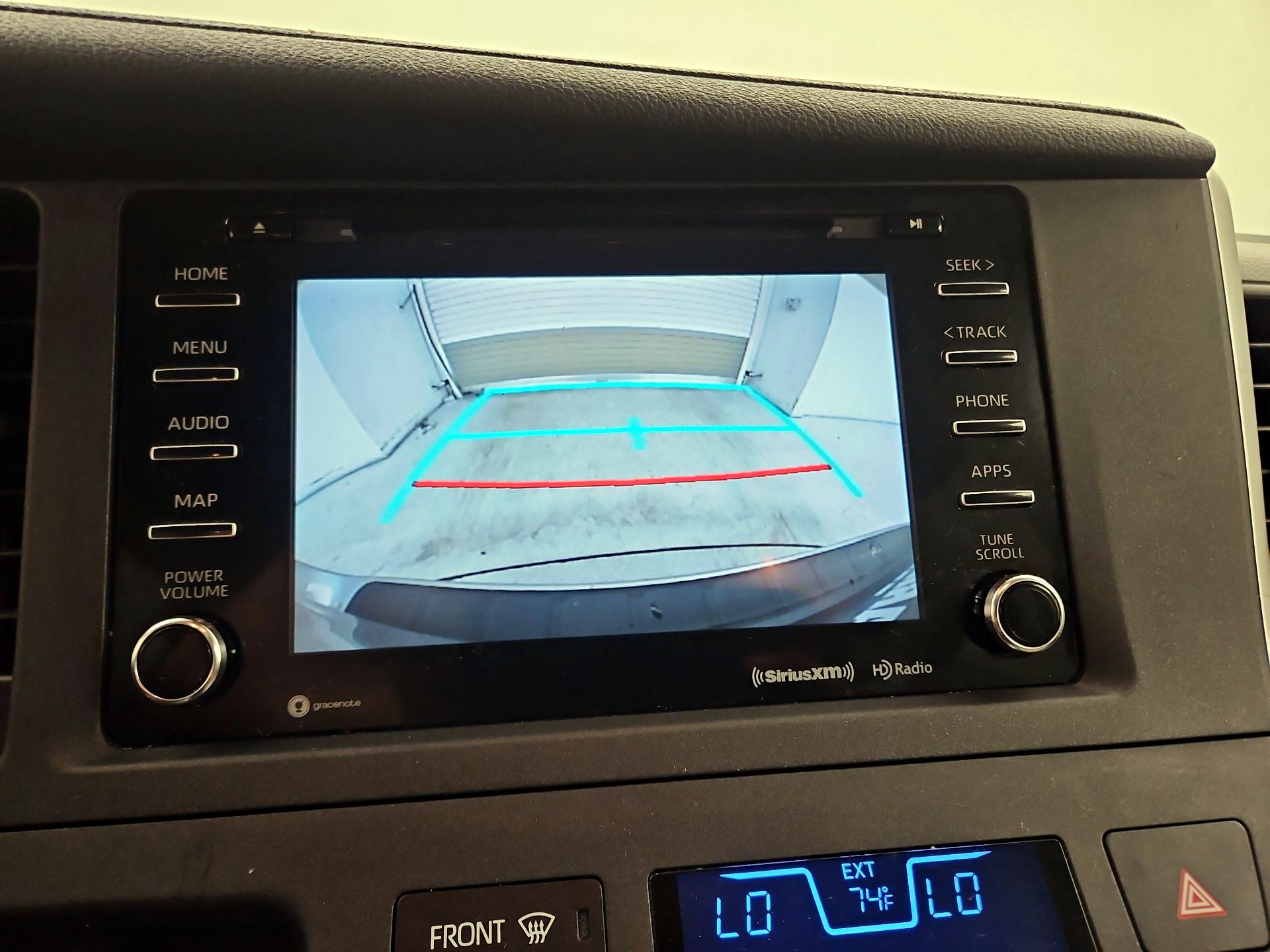 Thumbnail: 2020 Toyota Sienna - 14