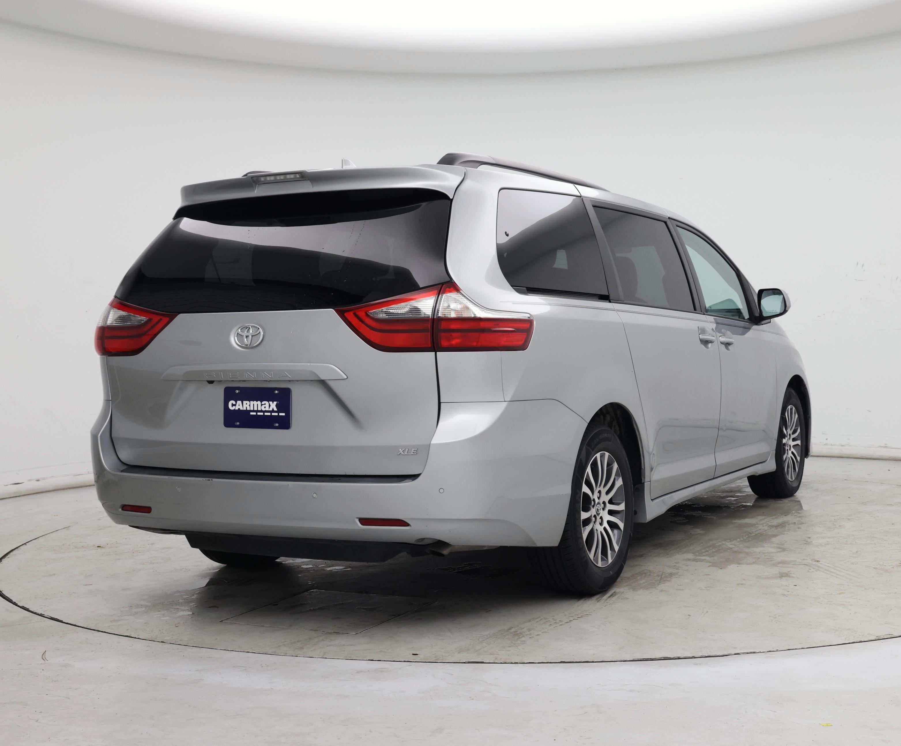 Thumbnail: 2020 Toyota Sienna - 8
