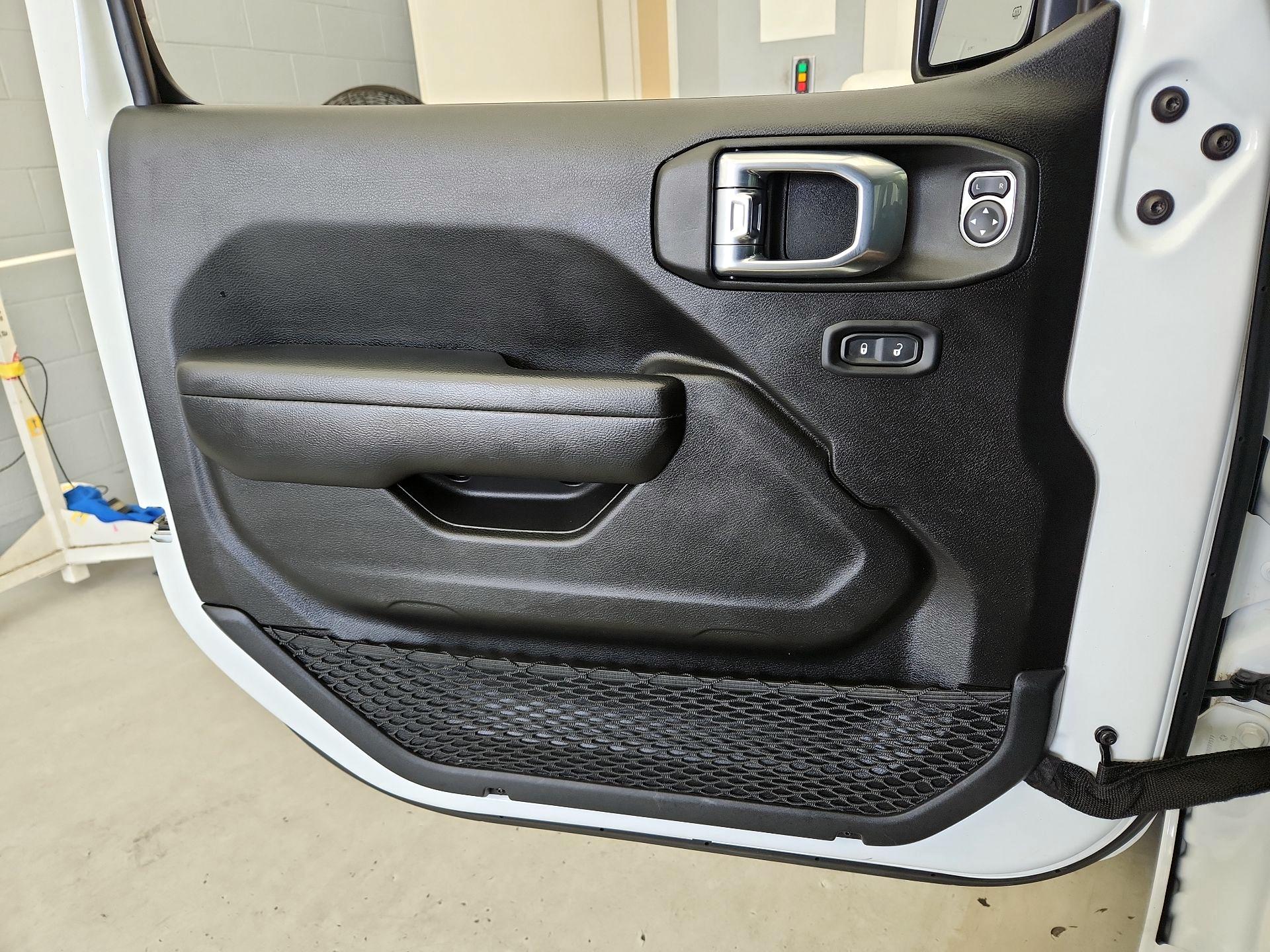 Thumbnail: 2021 Jeep Wrangler - 12