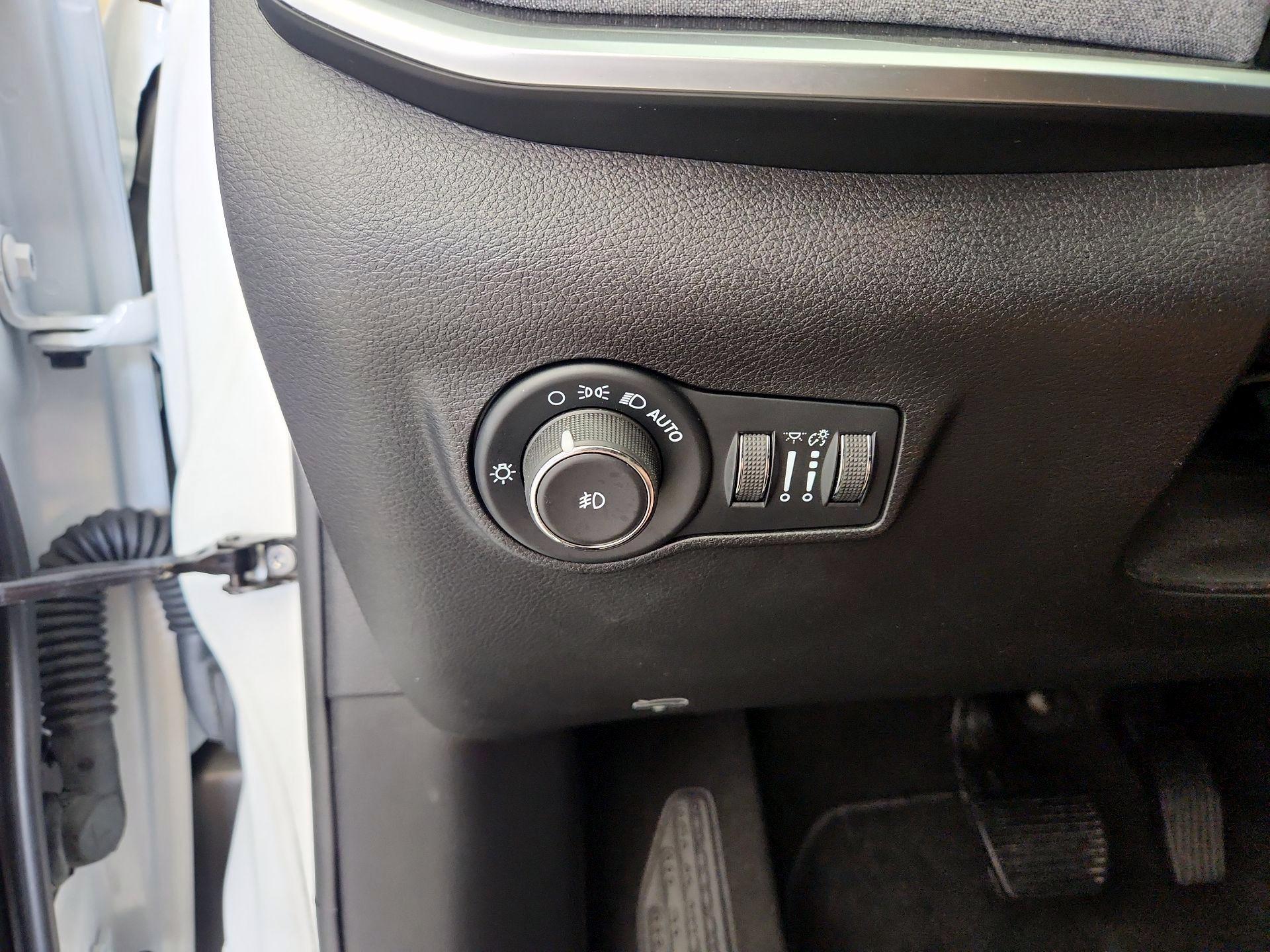 Thumbnail: 2022 Jeep Compass - 13