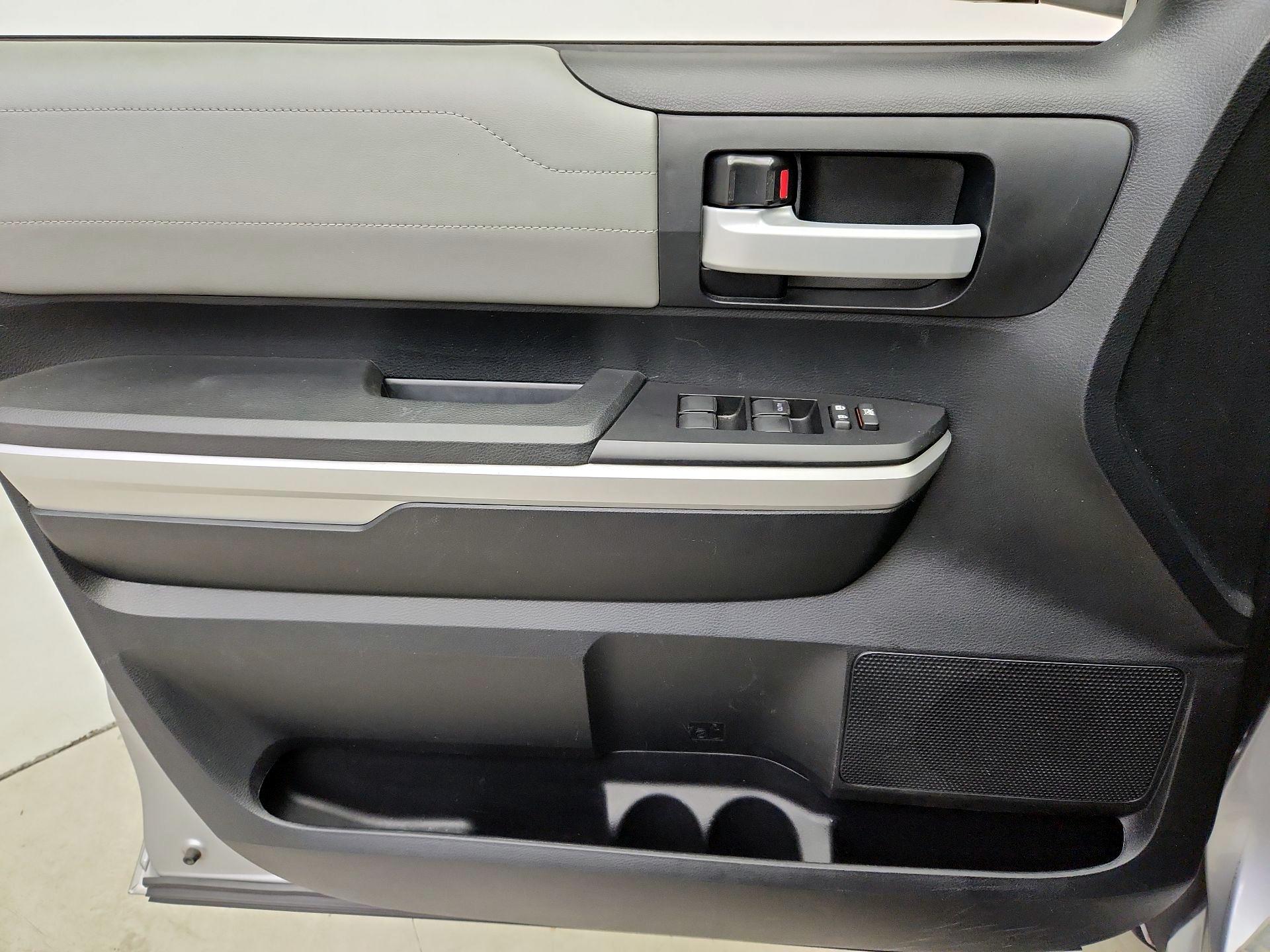 Thumbnail: 2016 Toyota Tundra - 12