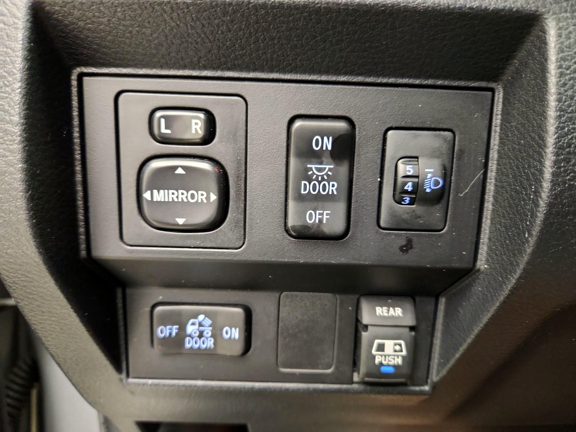 Thumbnail: 2016 Toyota Tundra - 13