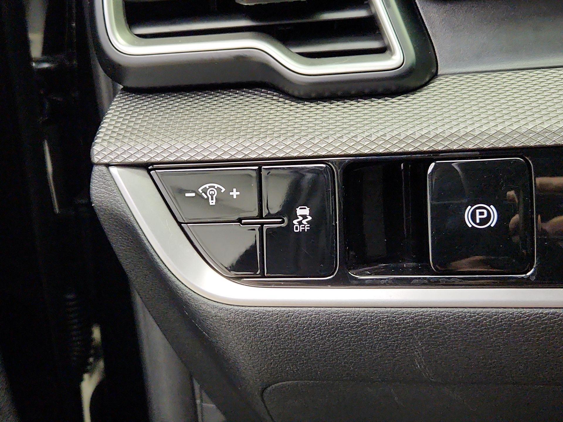 Thumbnail: 2023 Kia Sportage - 13