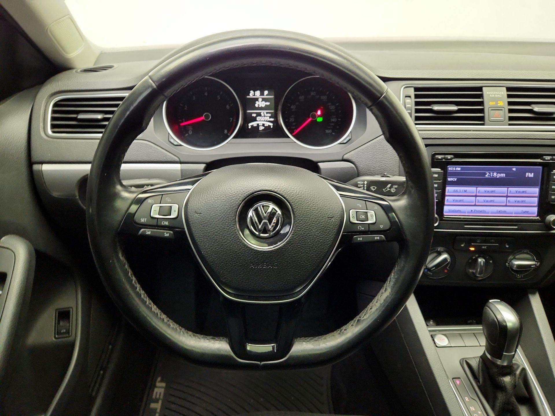 Thumbnail: 2015 Volkswagen Jetta - 10