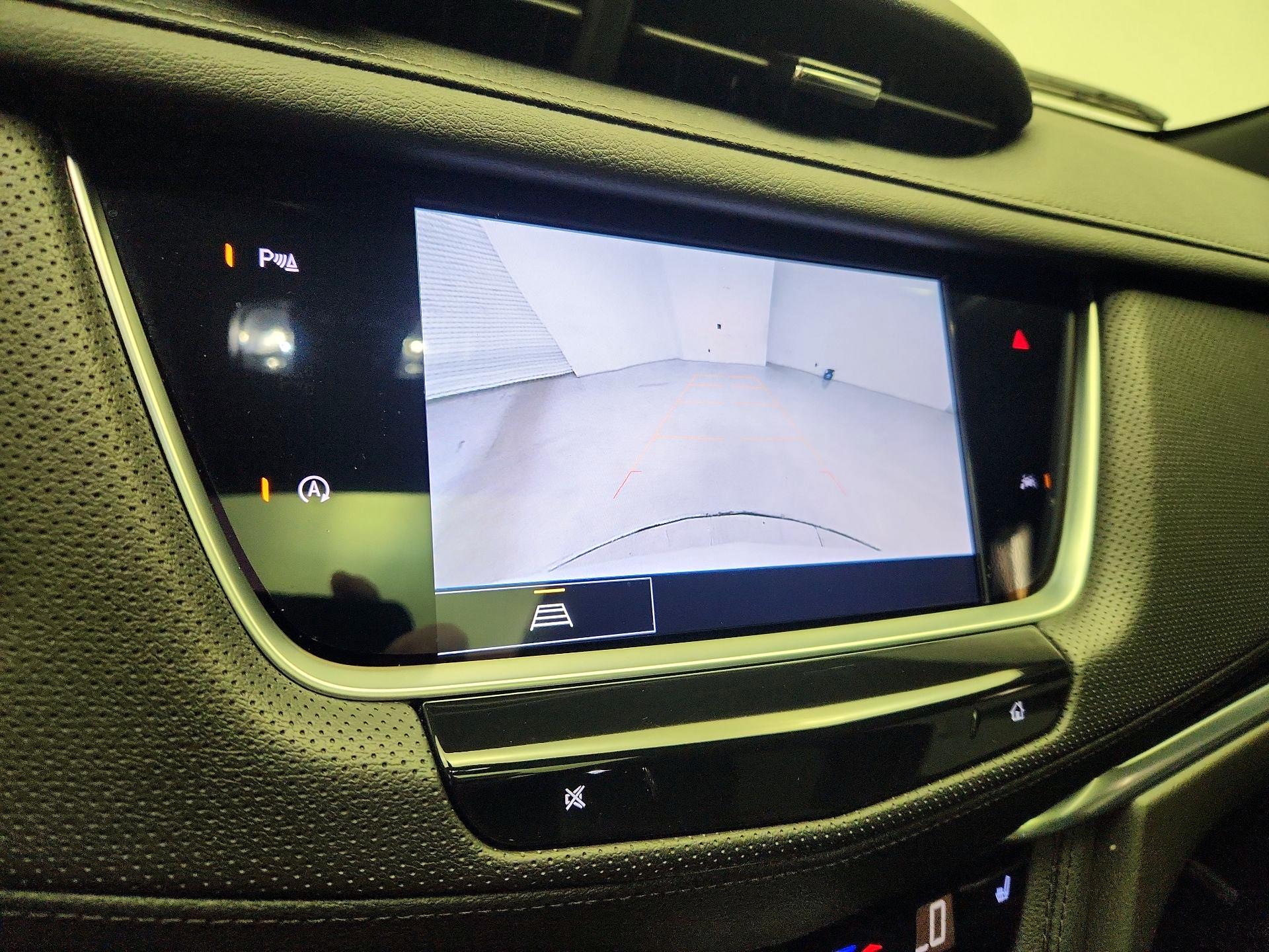 Thumbnail: 2023 Cadillac XT6 - 14