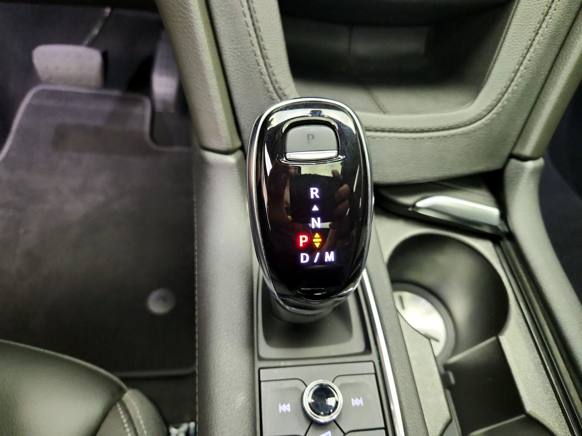 Thumbnail: 2023 Cadillac XT6 - 17