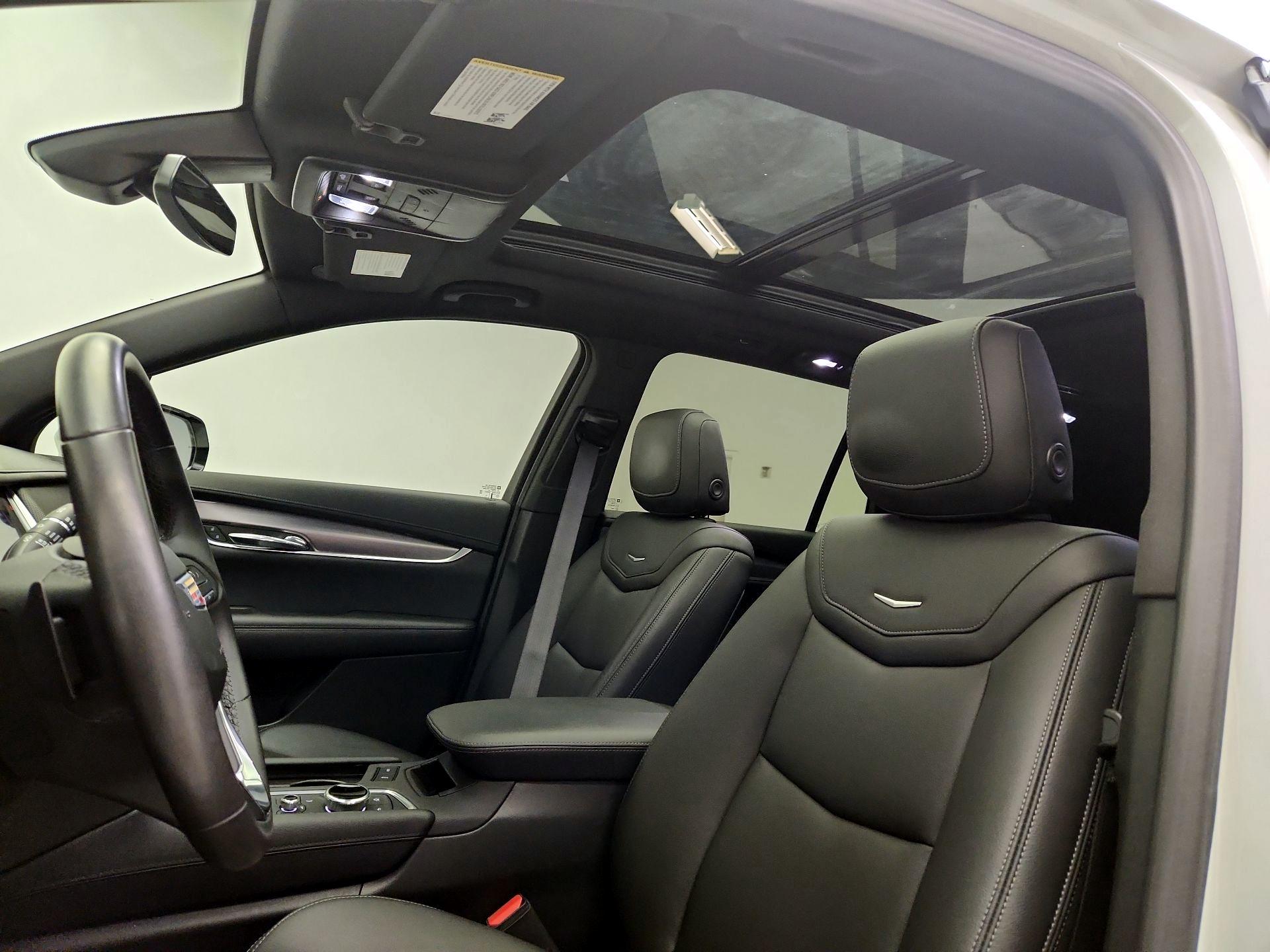 Thumbnail: 2023 Cadillac XT6 - 19