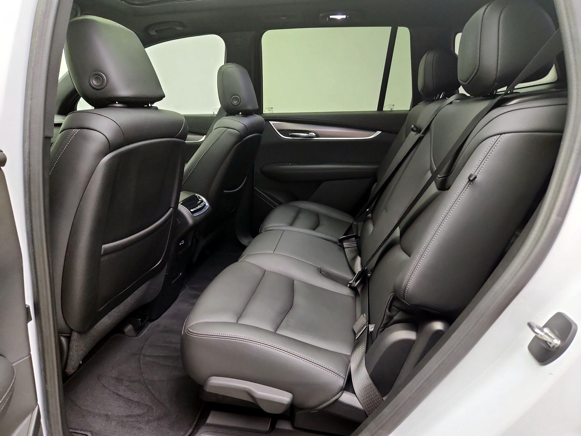 Thumbnail: 2023 Cadillac XT6 - 20