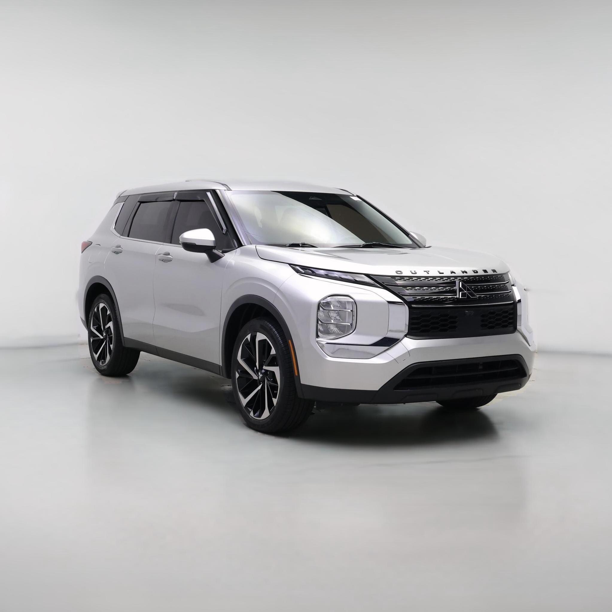 Thumbnail: 2022 Mitsubishi Outlander - 1
