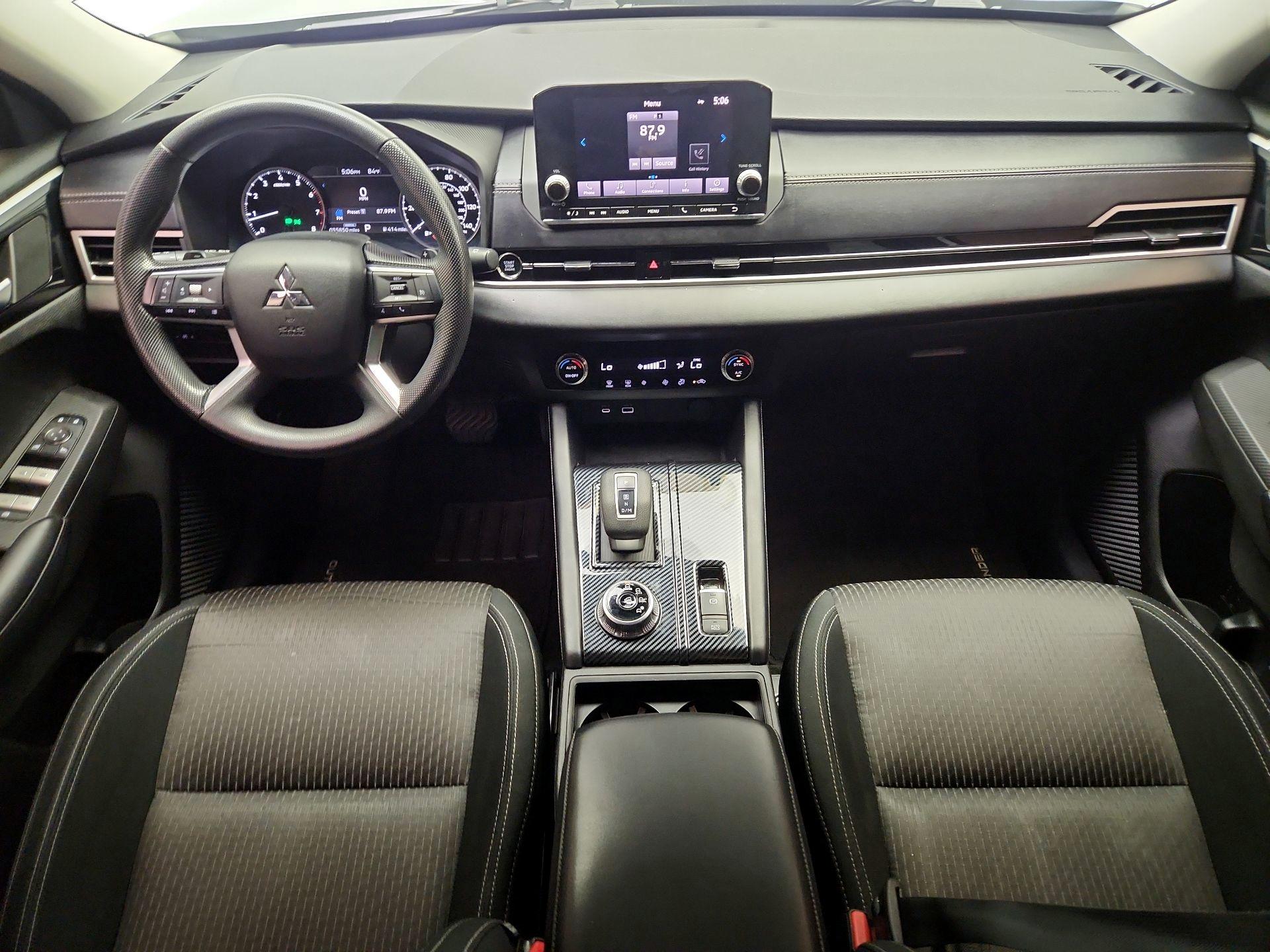 Thumbnail: 2022 Mitsubishi Outlander - 9