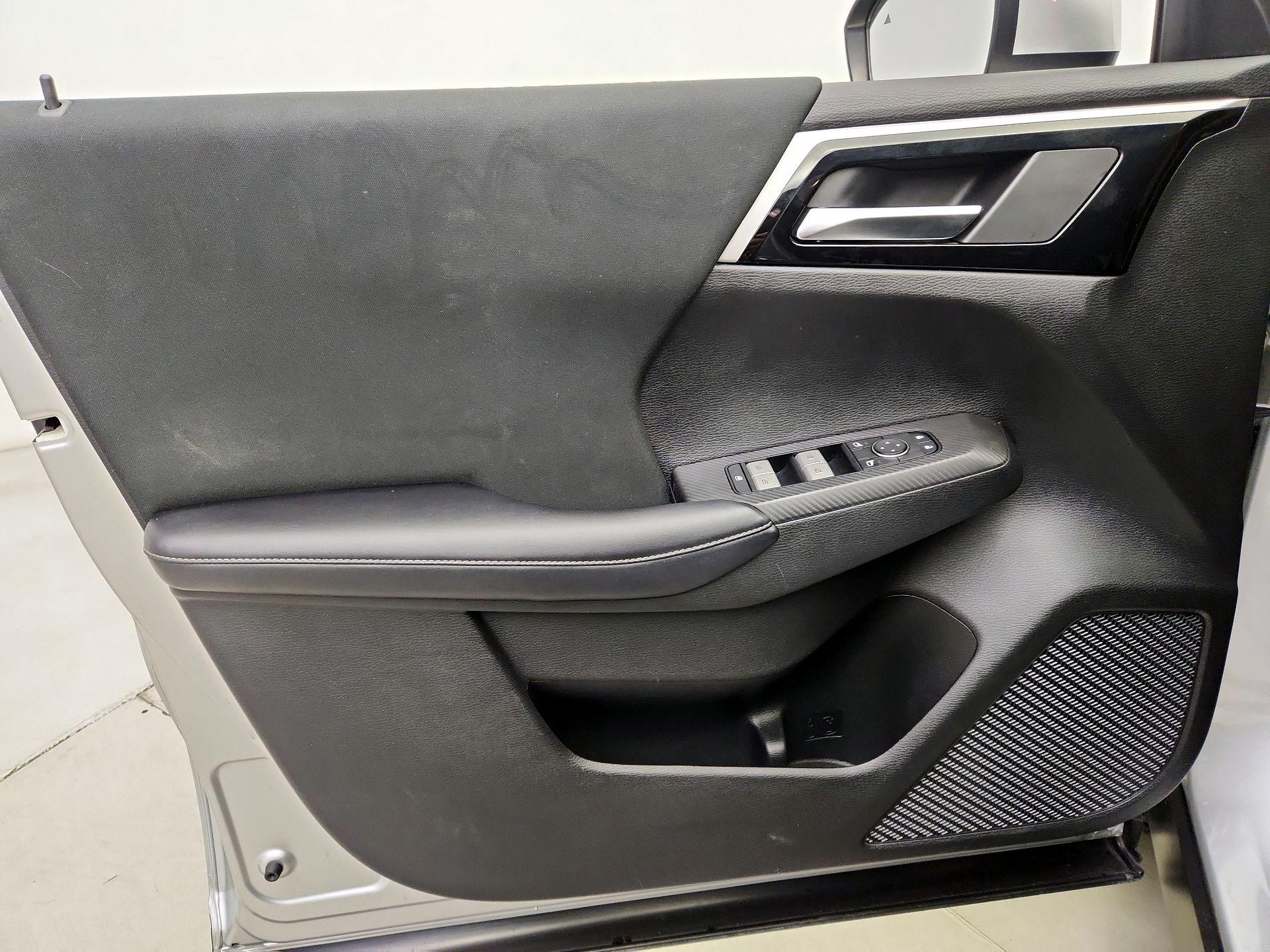 Thumbnail: 2022 Mitsubishi Outlander - 12