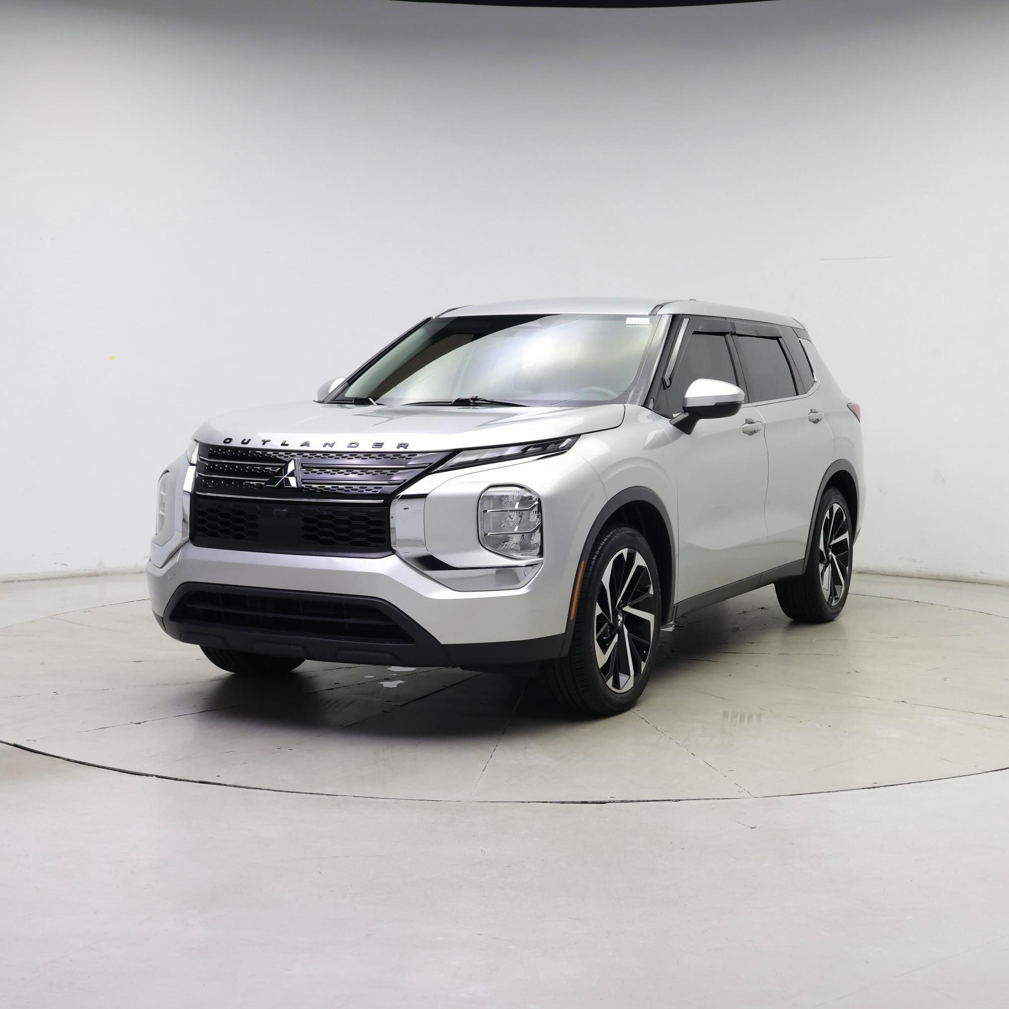 Thumbnail: 2022 Mitsubishi Outlander - 4