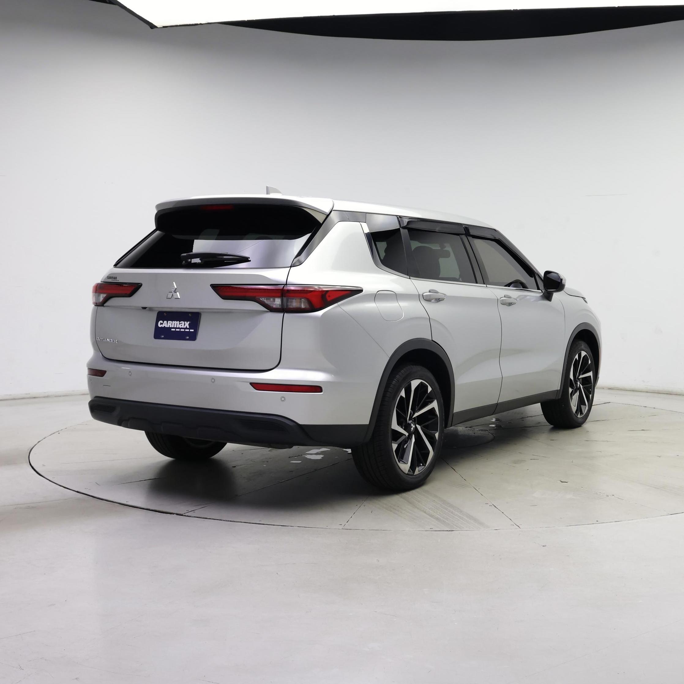 Thumbnail: 2022 Mitsubishi Outlander - 8