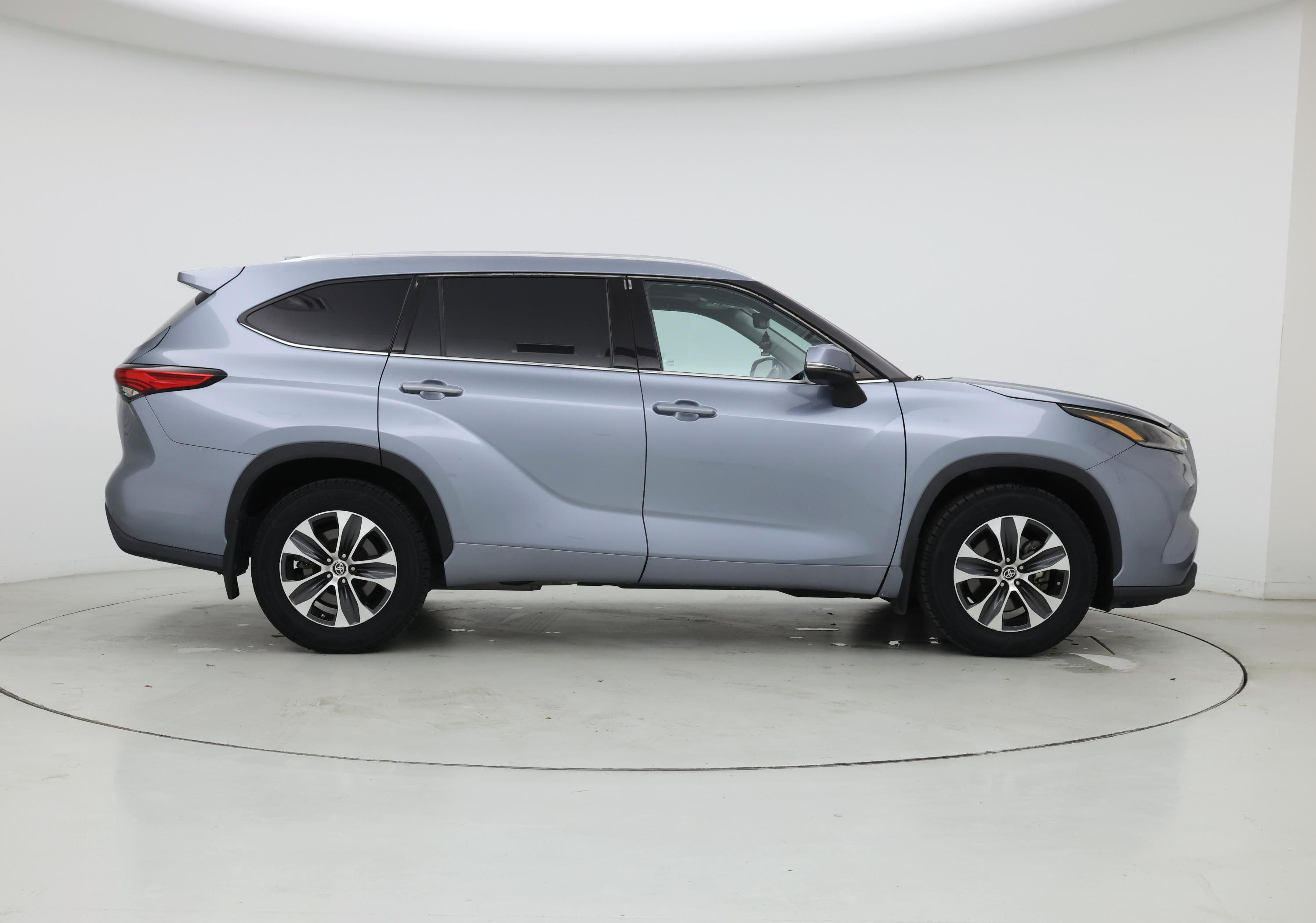 Thumbnail: 2021 Toyota Highlander - 7