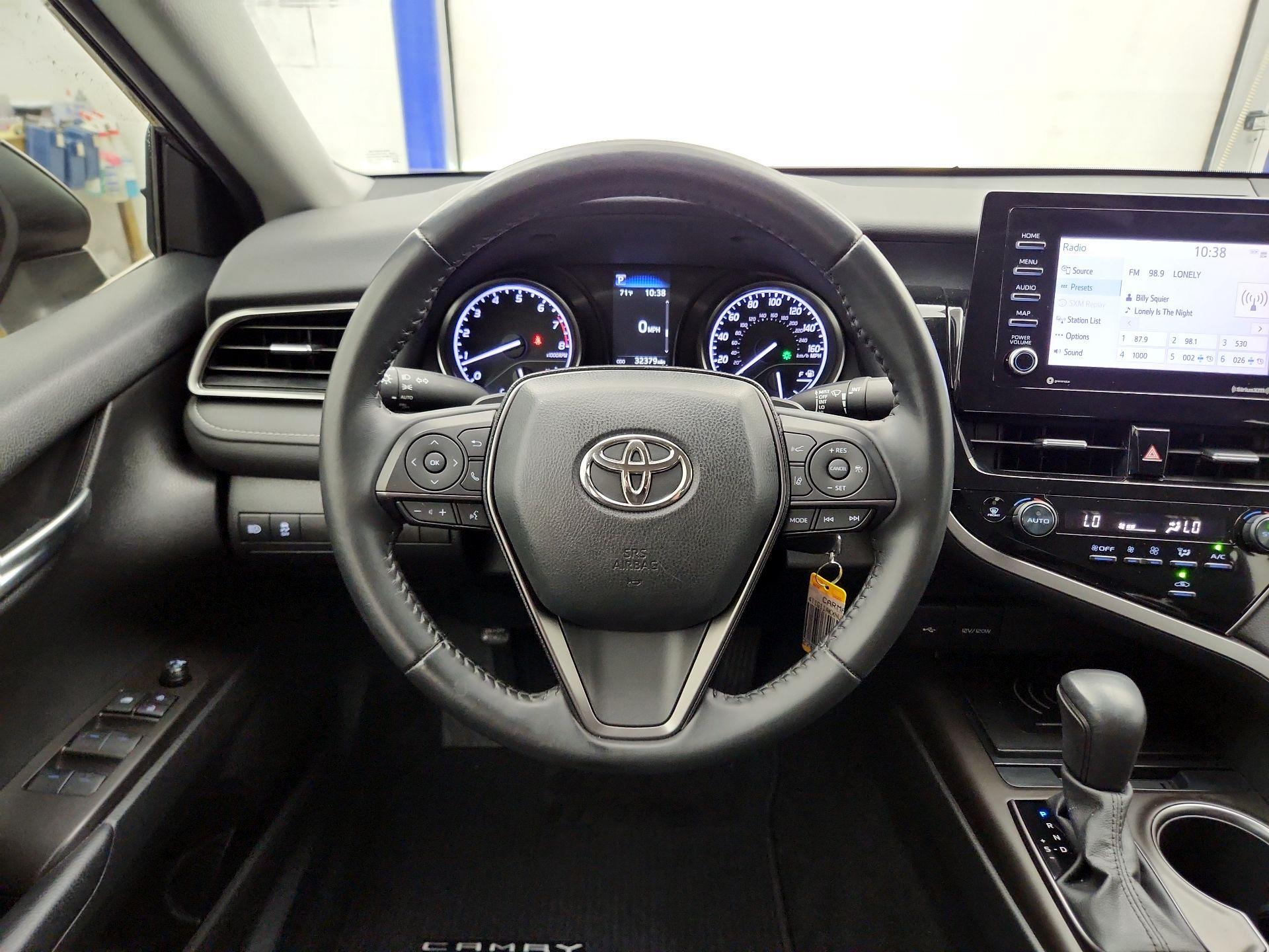 Thumbnail: 2022 Toyota Camry - 10