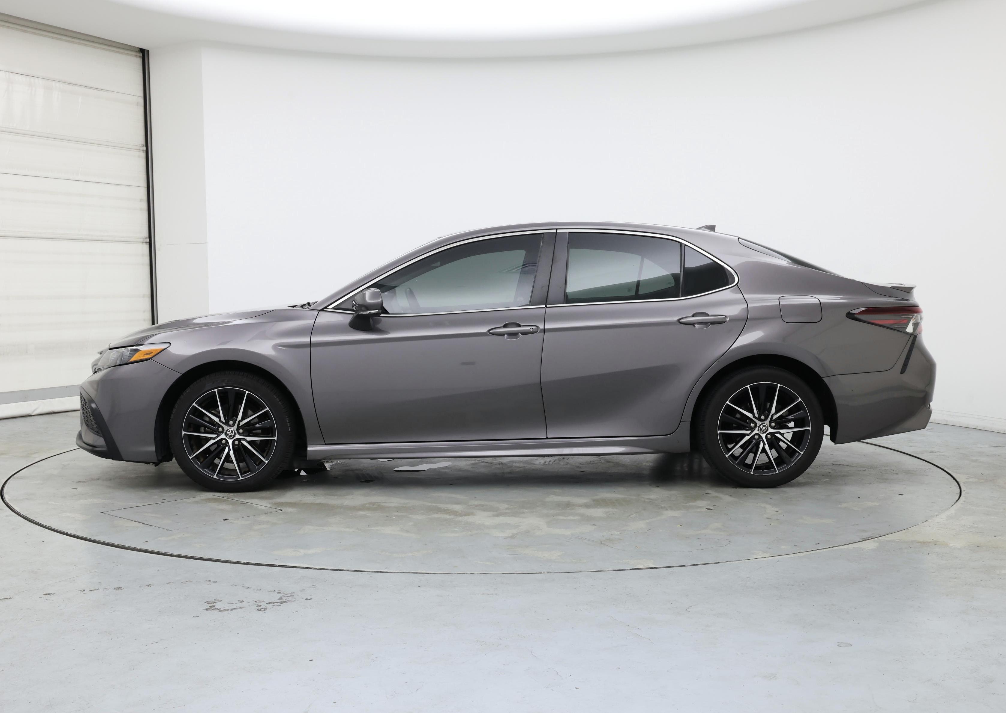 Thumbnail: 2022 Toyota Camry - 3