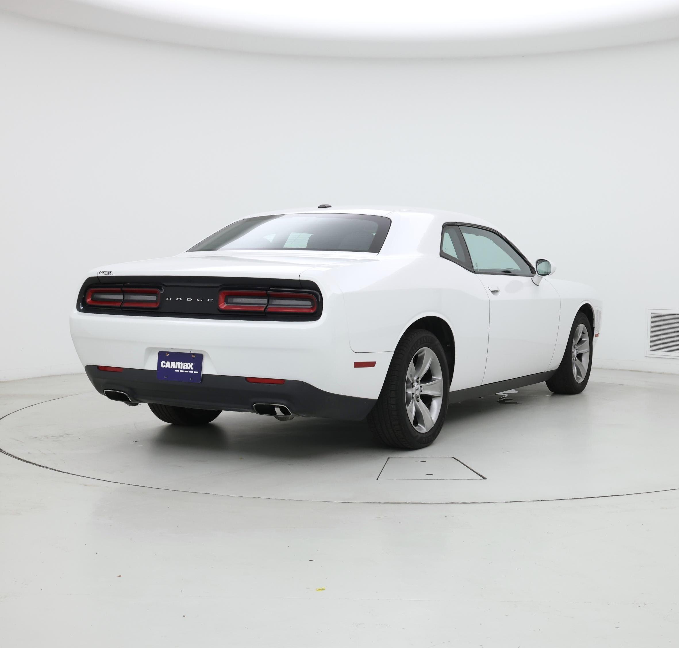 Thumbnail: 2017 Dodge Challenger - 8