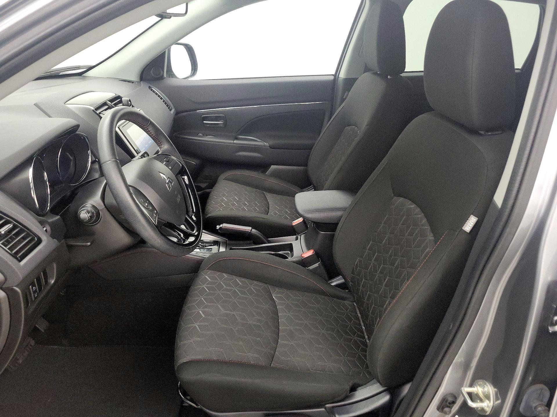 Thumbnail: 2023 Mitsubishi Outlander Sport - 11