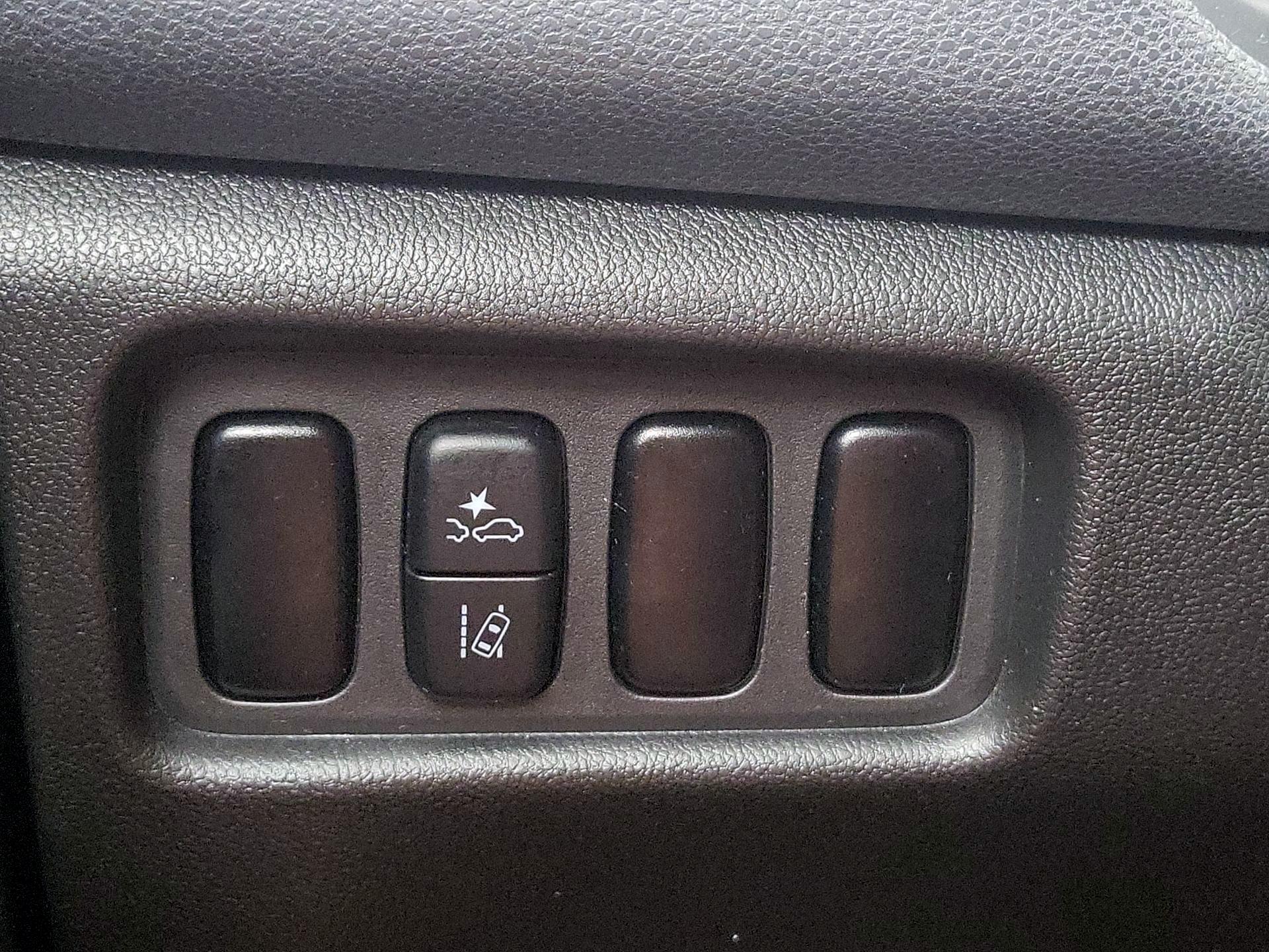 Thumbnail: 2023 Mitsubishi Outlander Sport - 13
