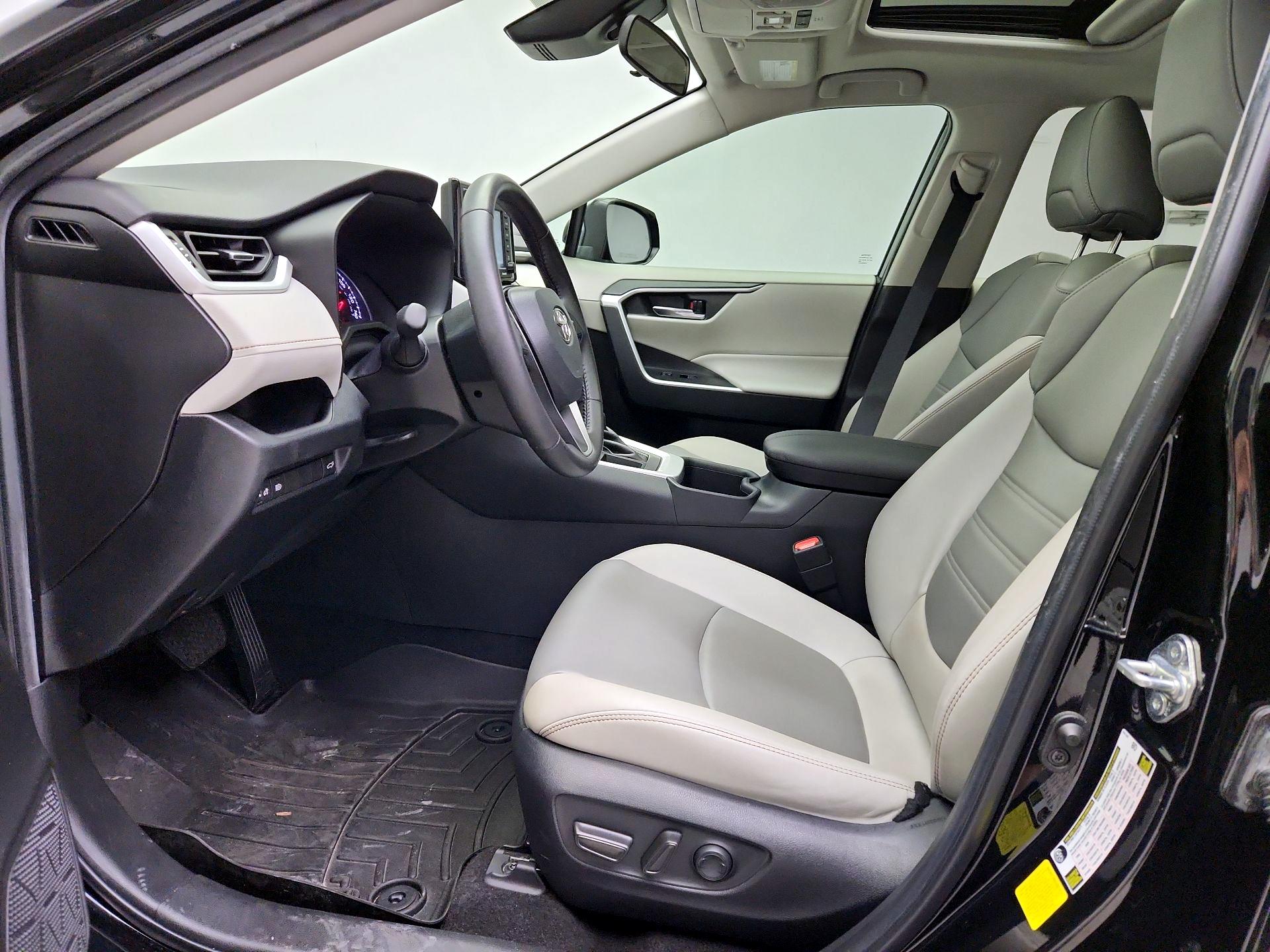 Thumbnail: 2022 Toyota RAV4 - 11