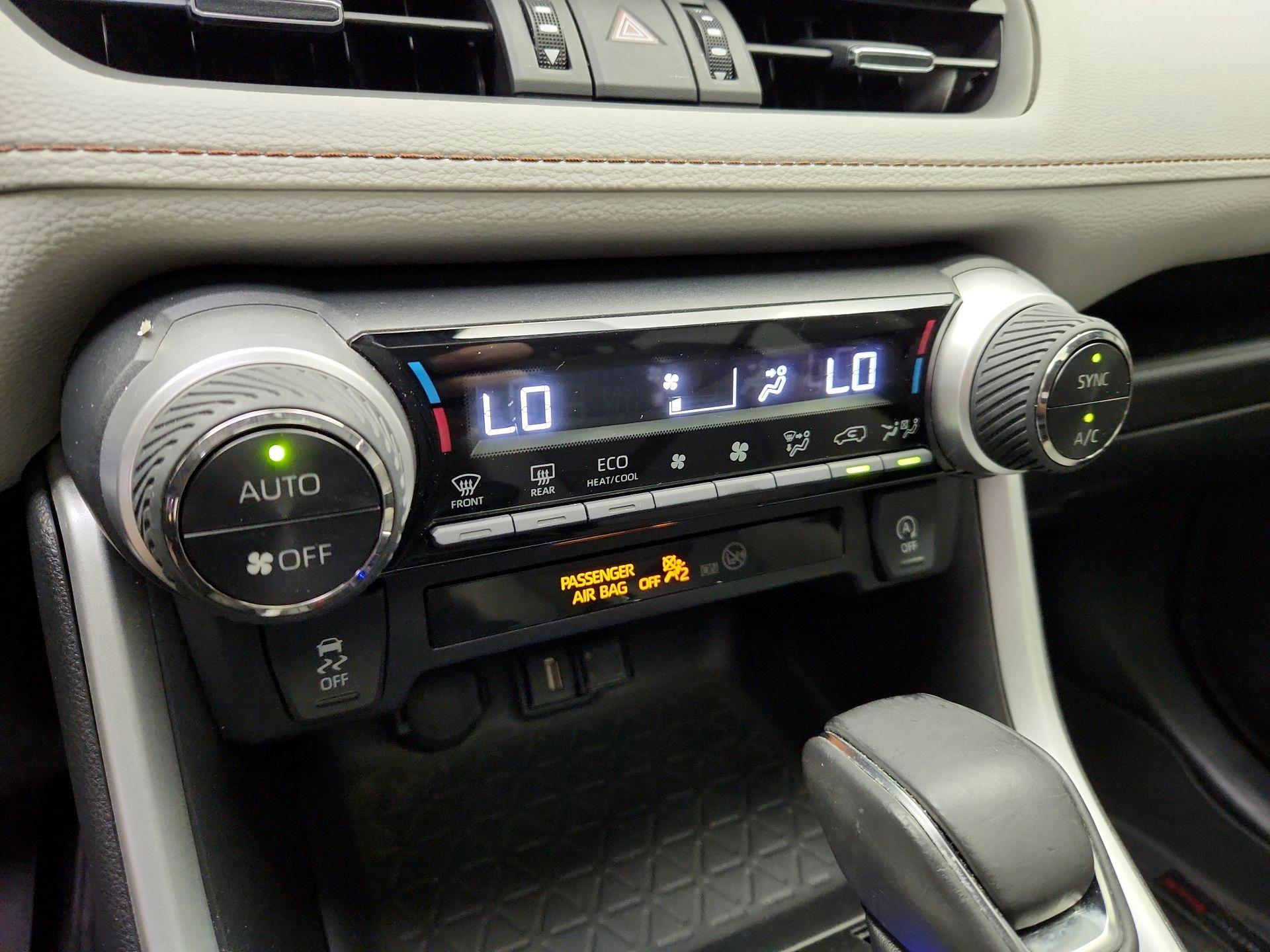 Thumbnail: 2022 Toyota RAV4 - 16