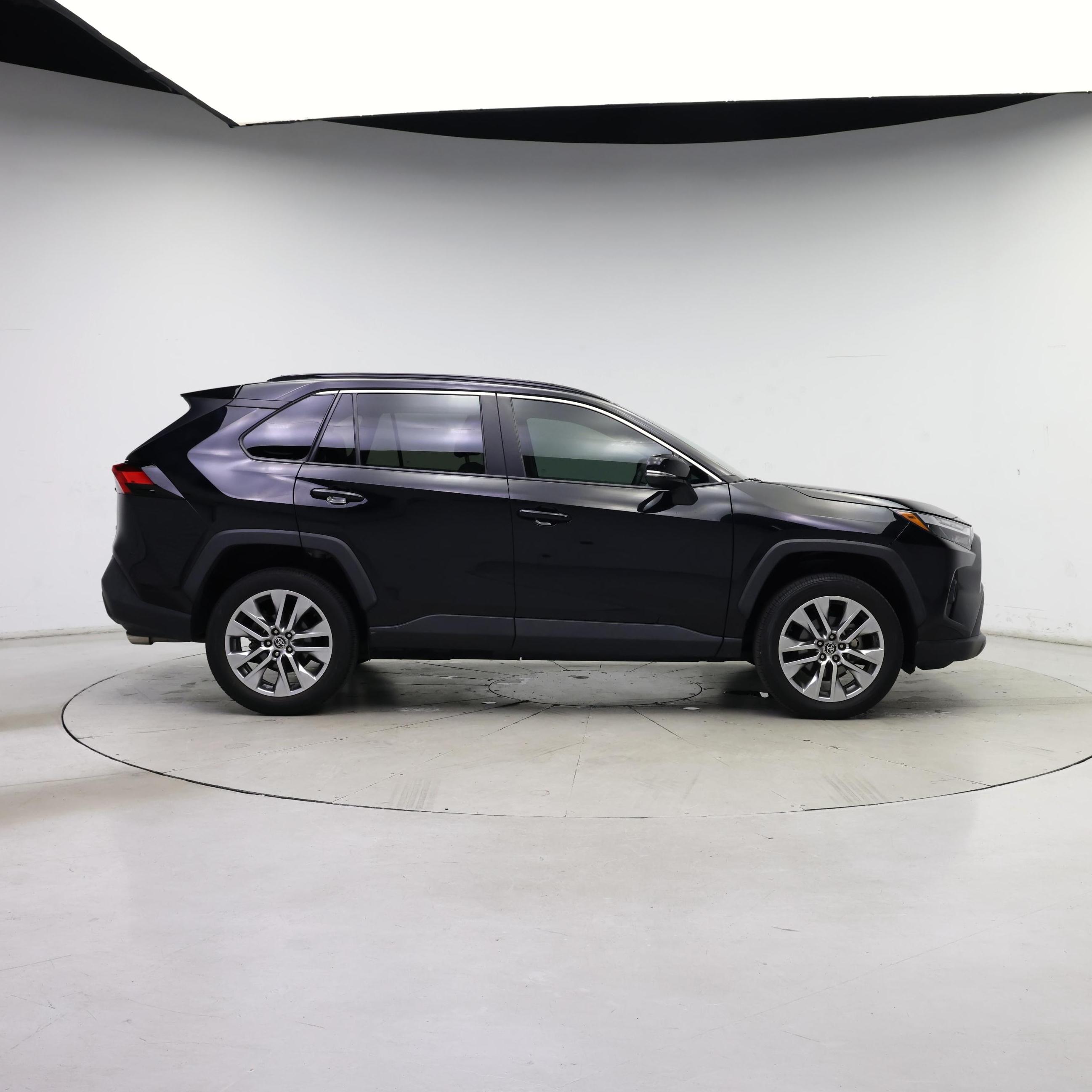 Thumbnail: 2022 Toyota RAV4 - 7