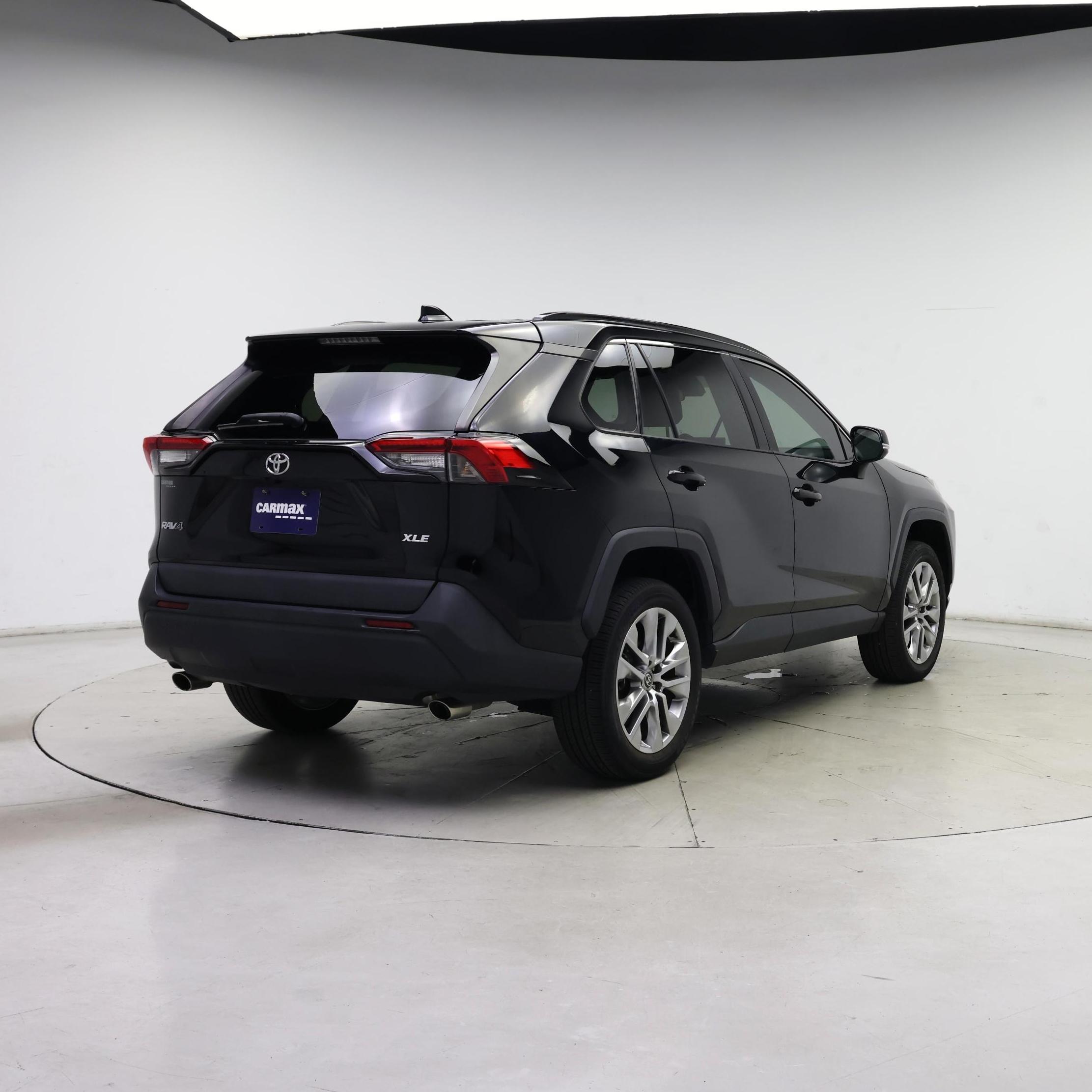 Thumbnail: 2022 Toyota RAV4 - 8