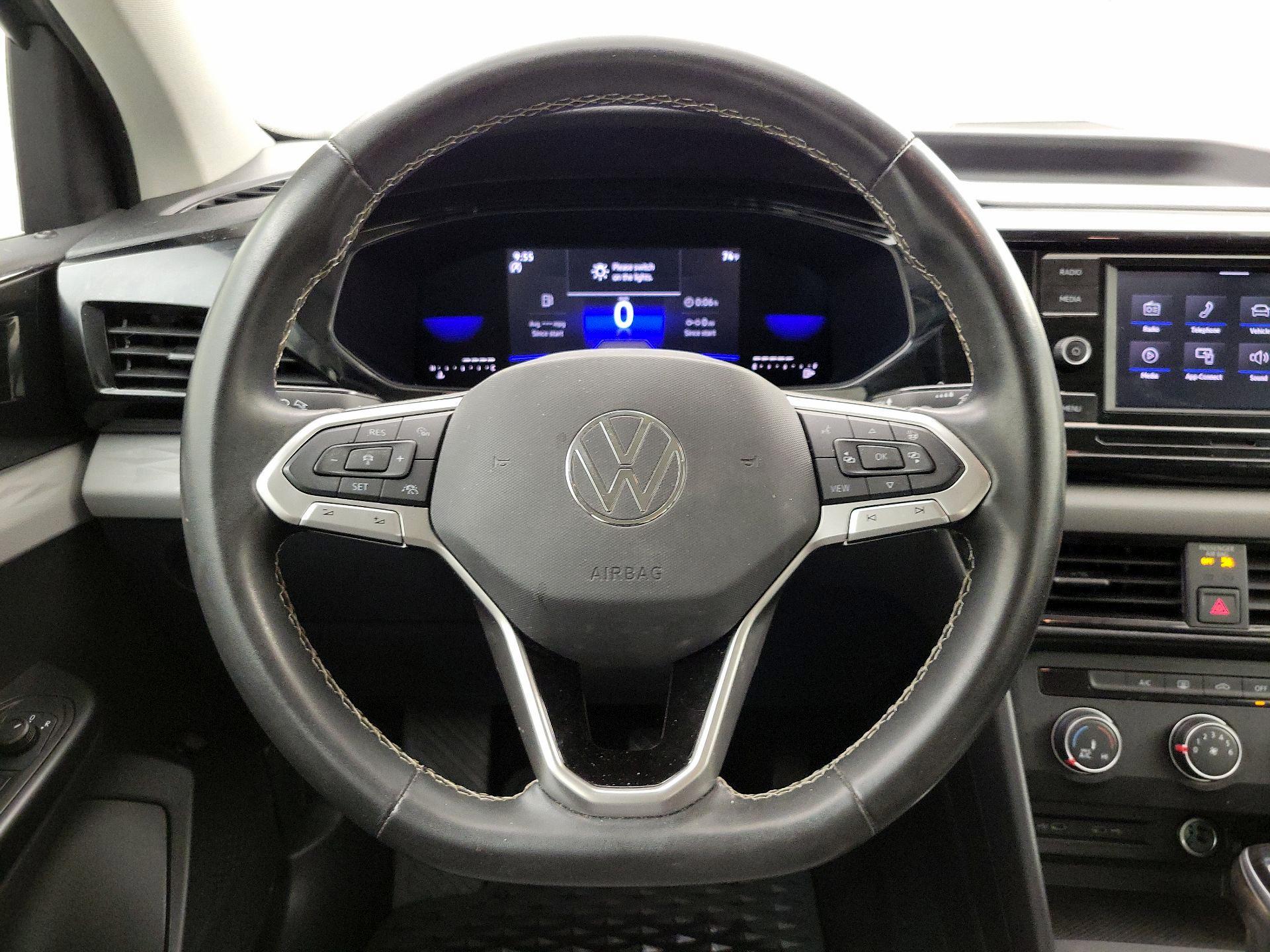 Thumbnail: 2022 Volkswagen Taos - 10