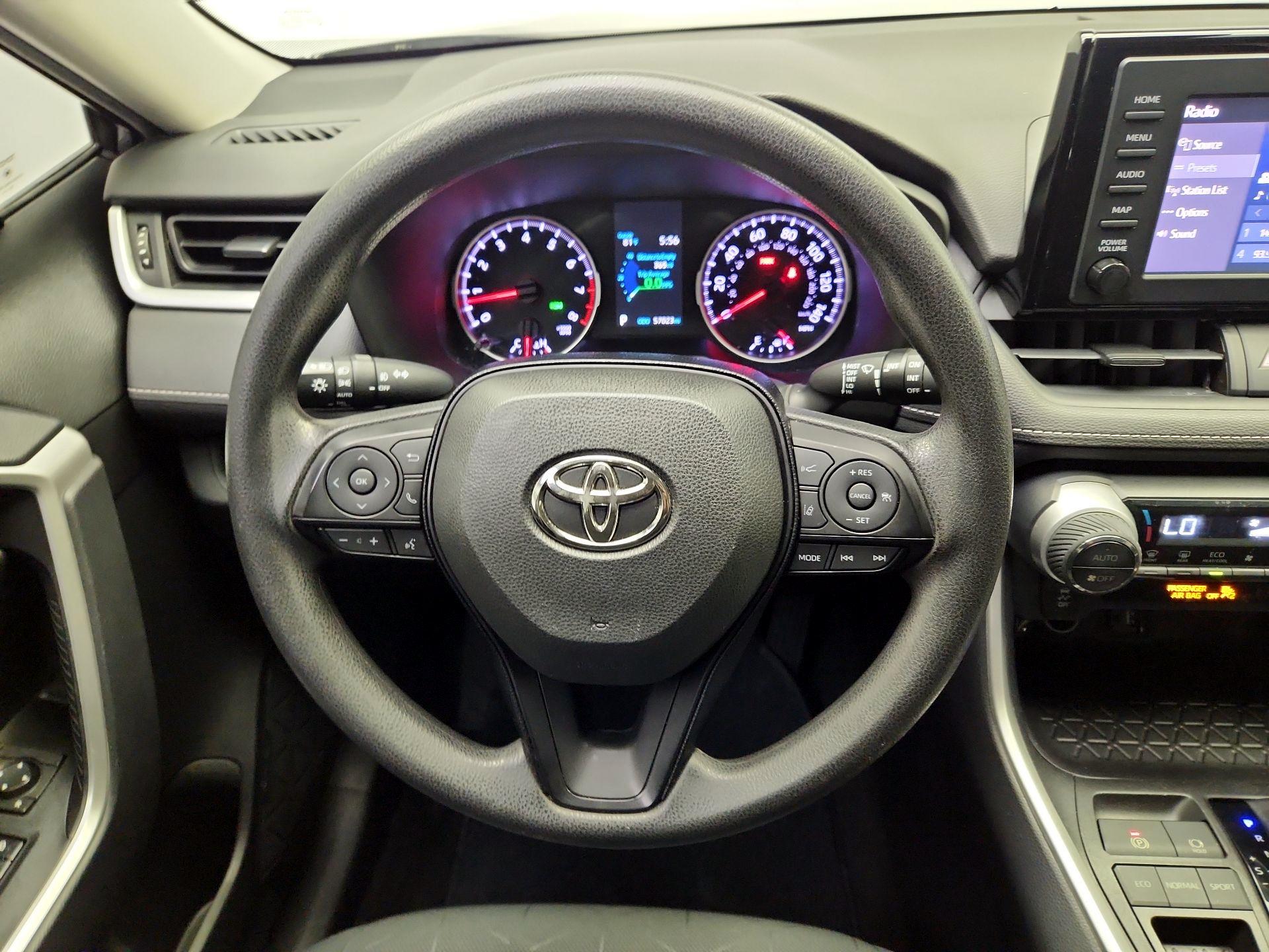 Thumbnail: 2019 Toyota RAV4 - 10