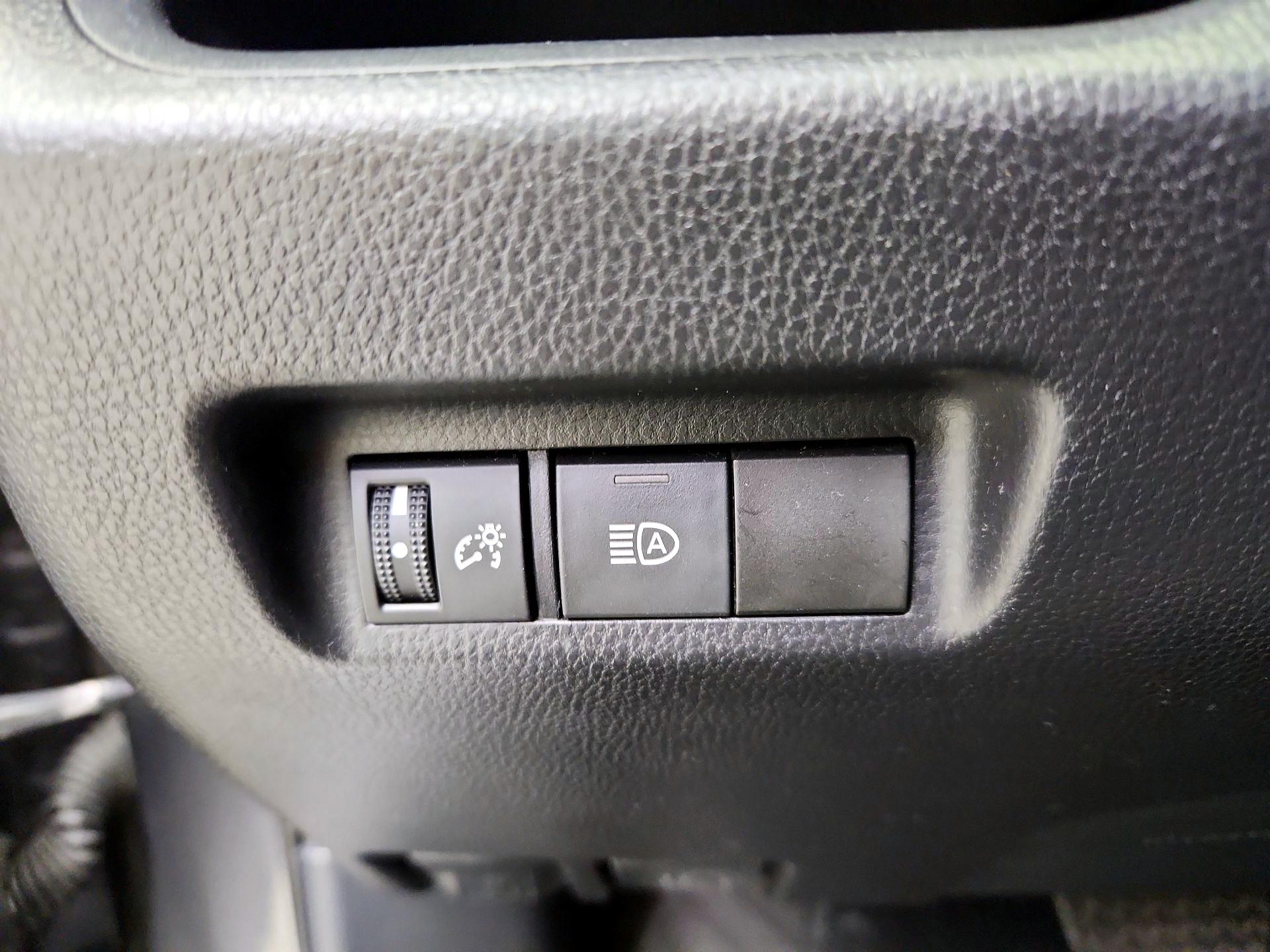 Thumbnail: 2019 Toyota RAV4 - 13