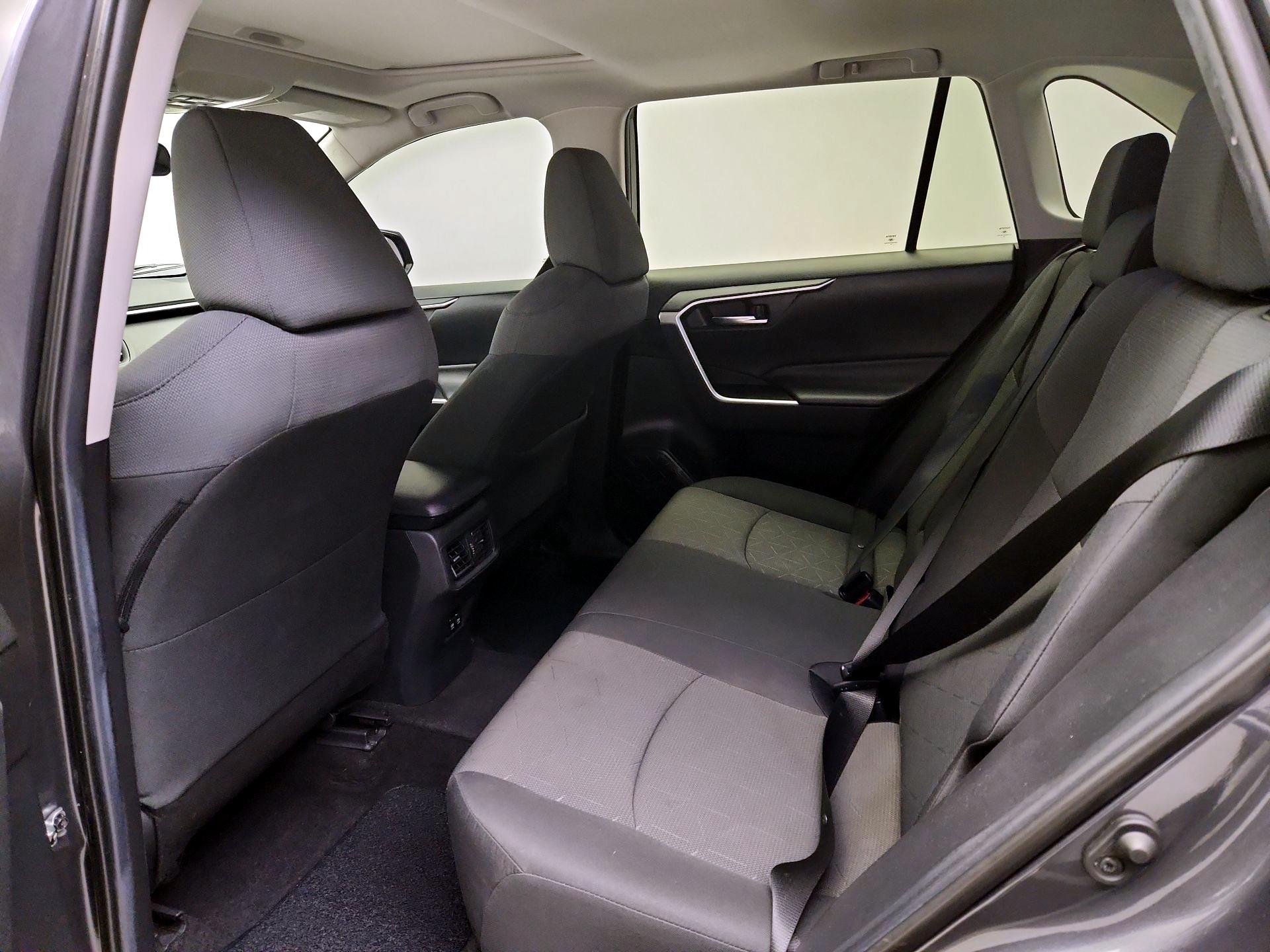 Thumbnail: 2019 Toyota RAV4 - 20
