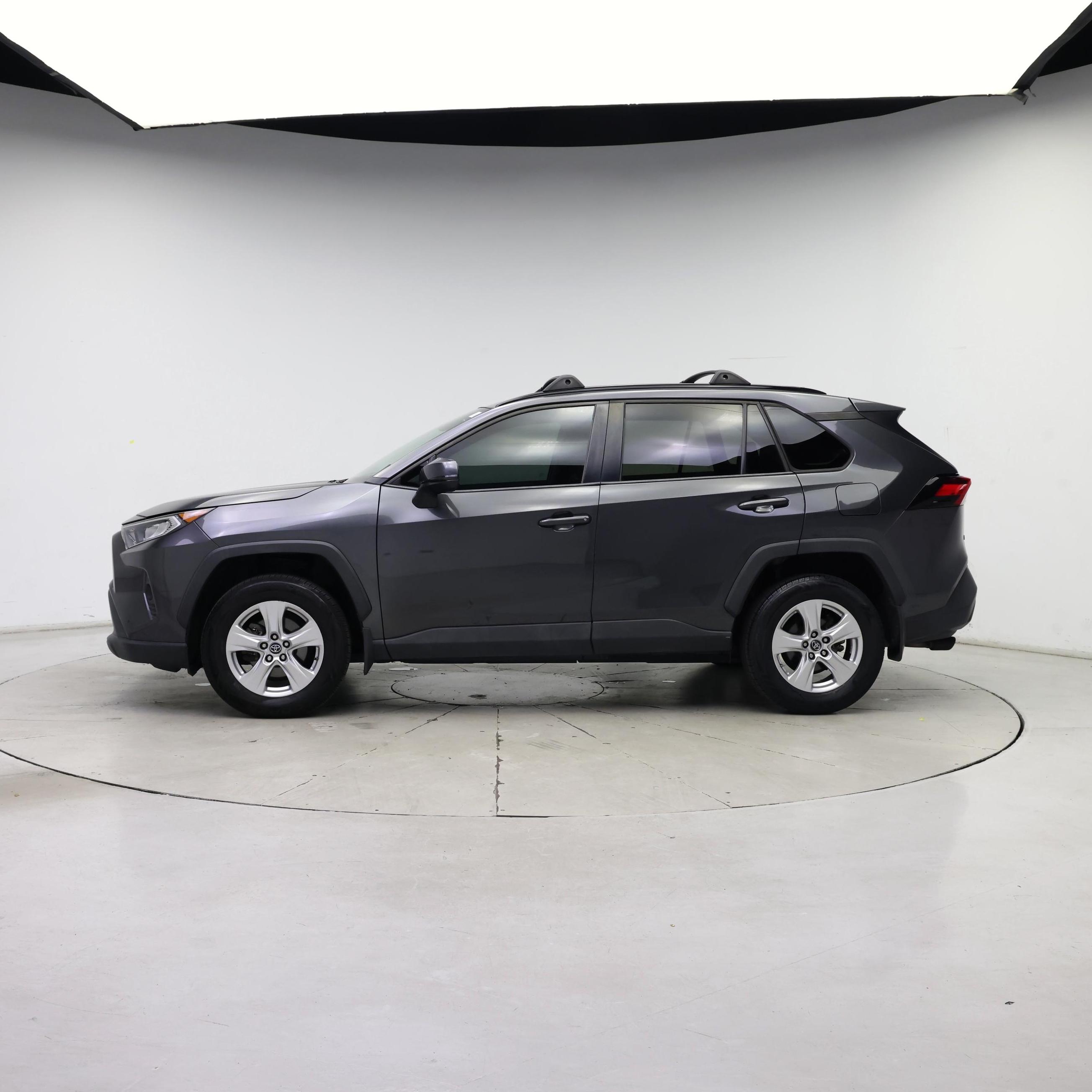 Thumbnail: 2019 Toyota RAV4 - 3