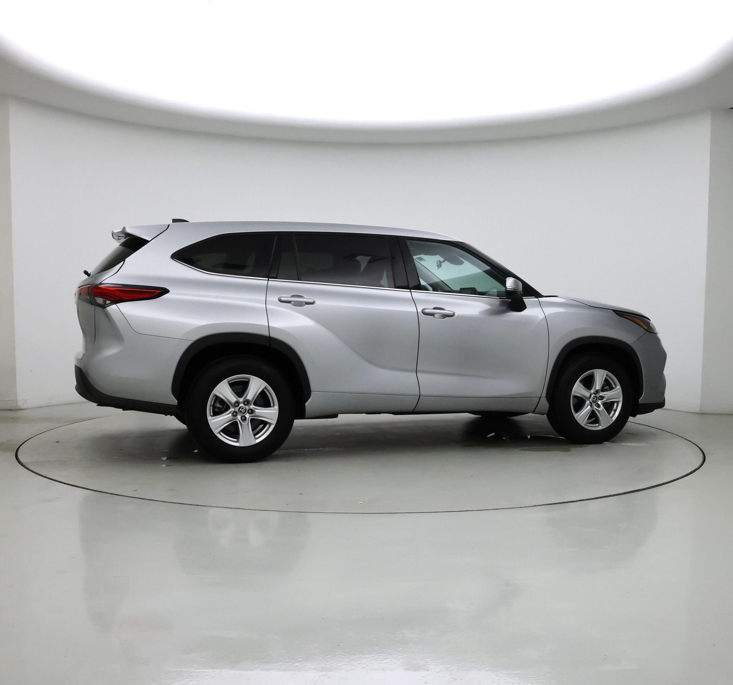 Thumbnail: 2022 Toyota Highlander - 2