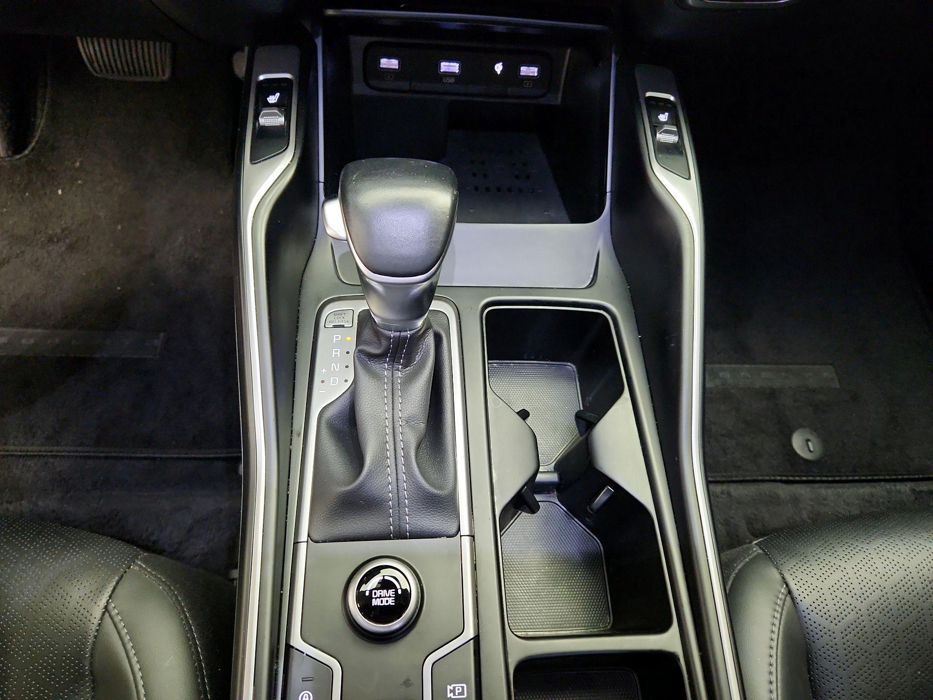 Thumbnail: 2023 Kia Sorento - 18