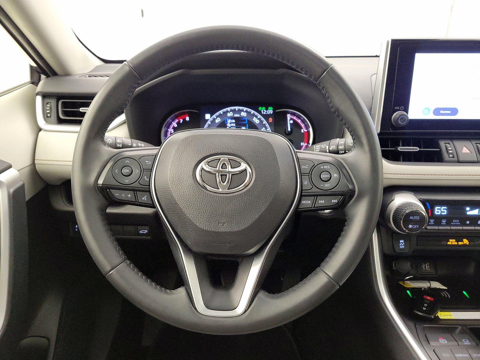 Thumbnail: 2023 Toyota RAV4 - 10