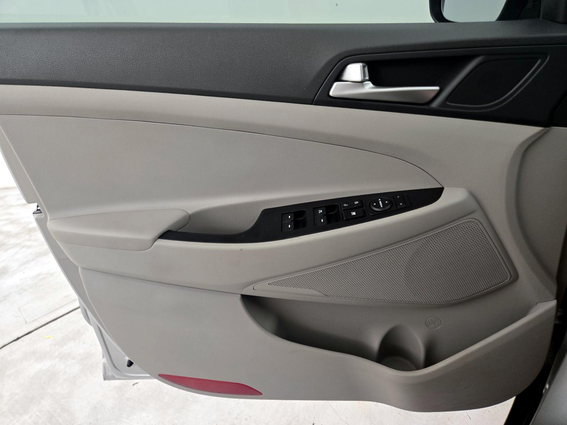 Thumbnail: 2020 Hyundai Tucson - 12