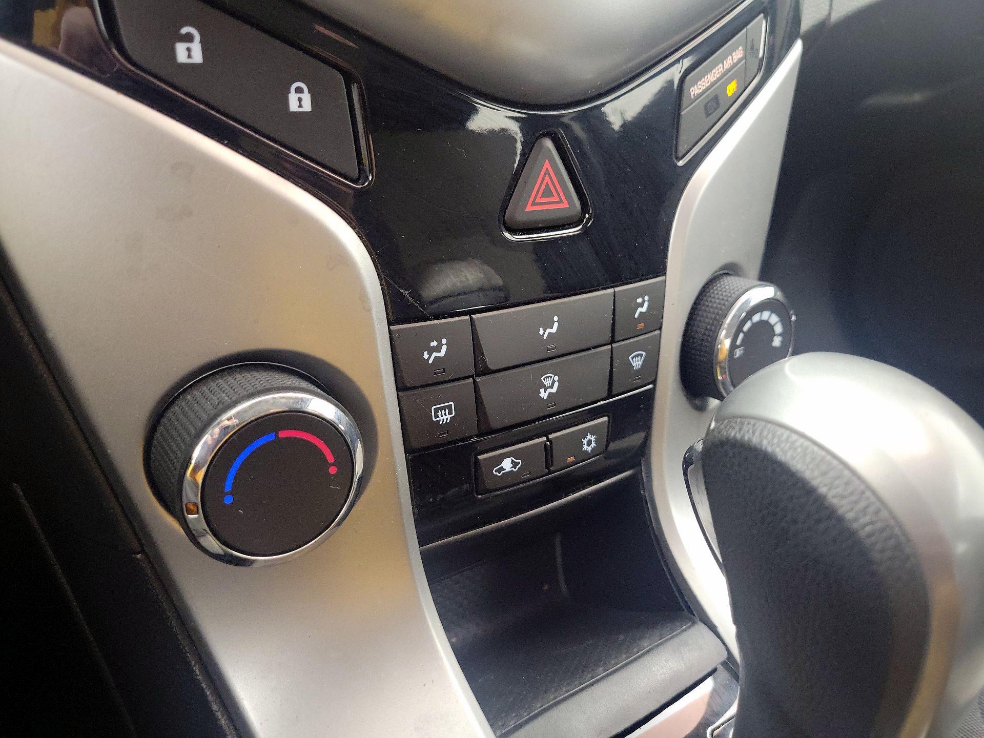 Thumbnail: 2014 Chevrolet Cruze - 15