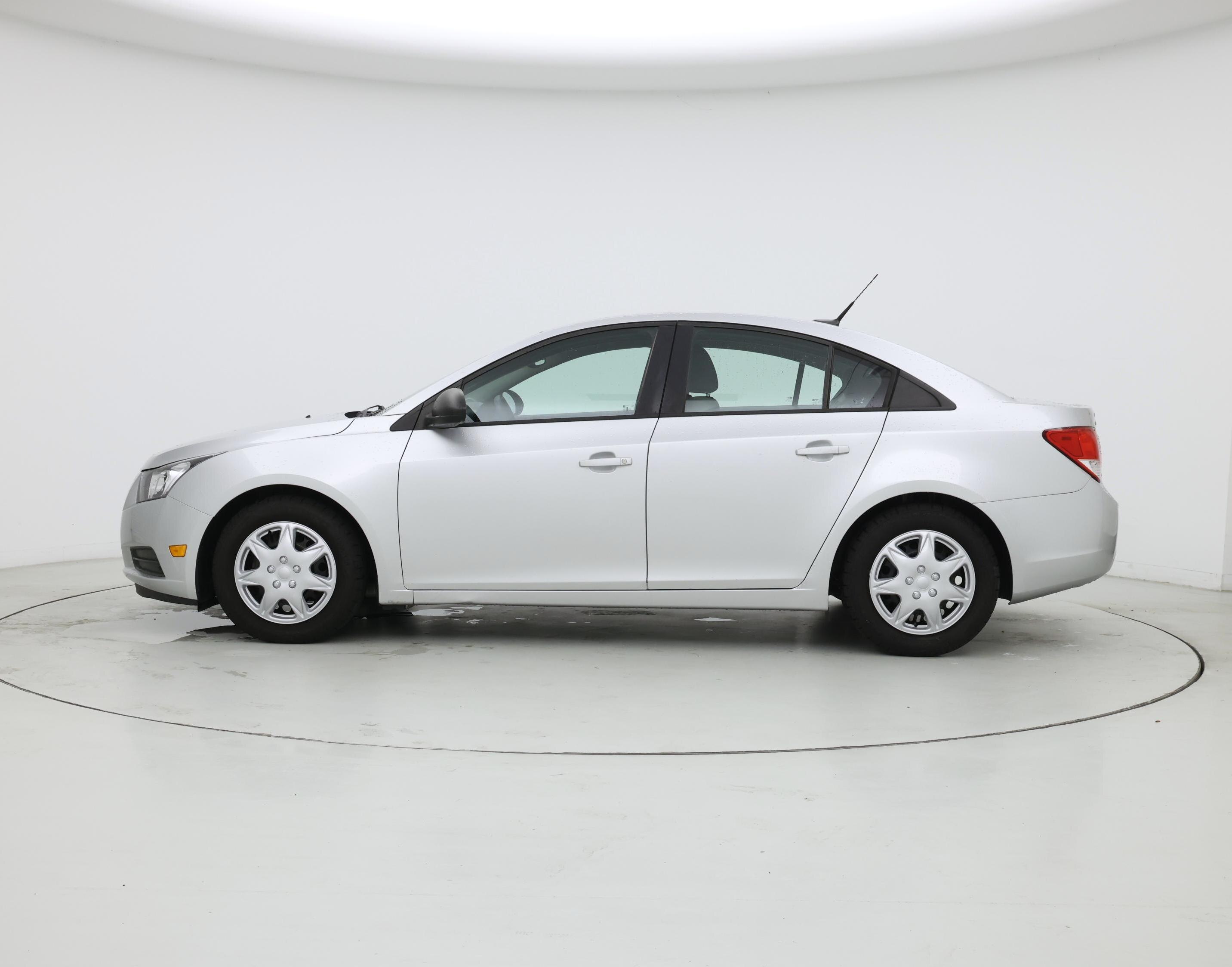 Thumbnail: 2014 Chevrolet Cruze - 3