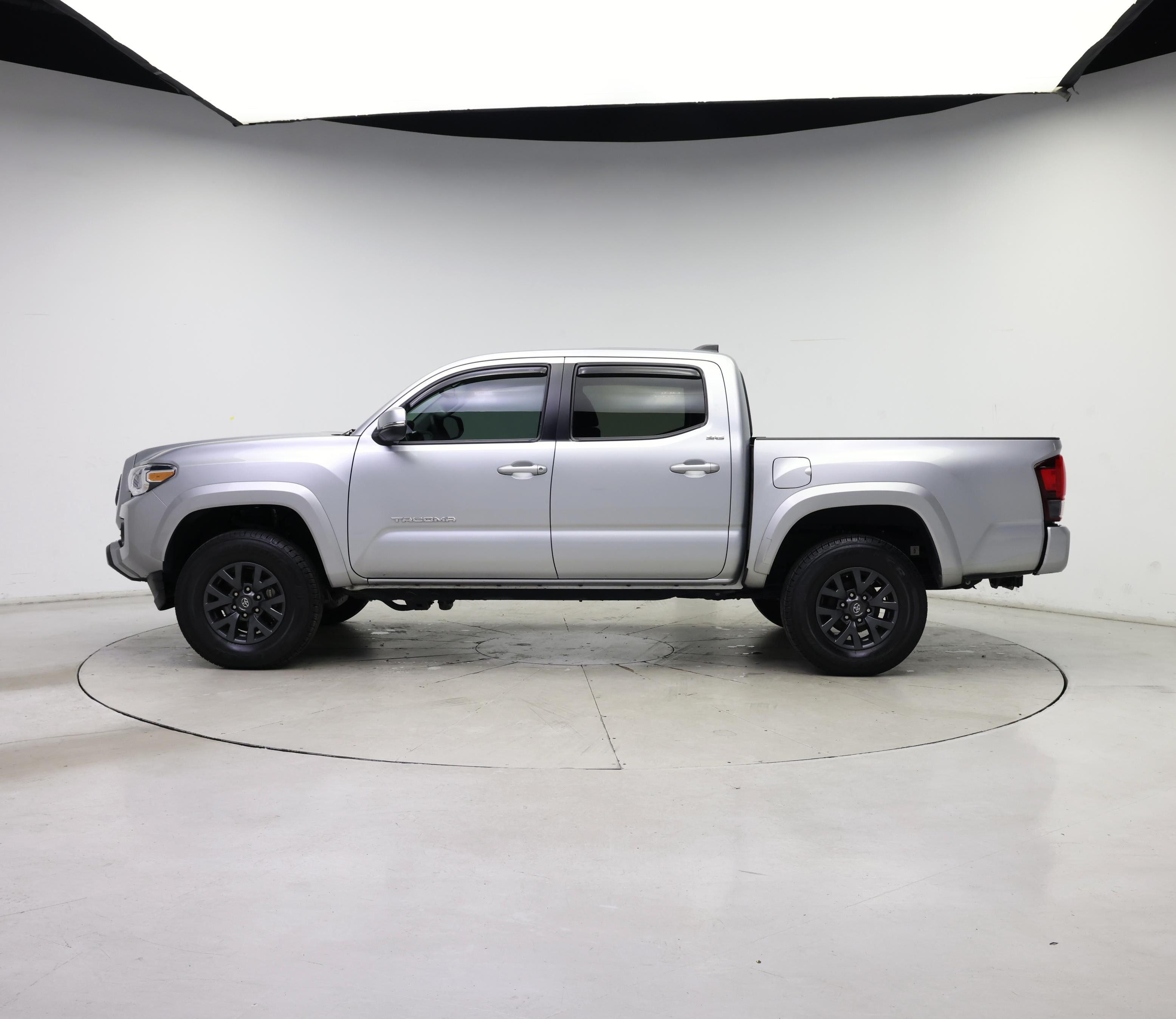 Thumbnail: 2022 Toyota Tacoma - 3