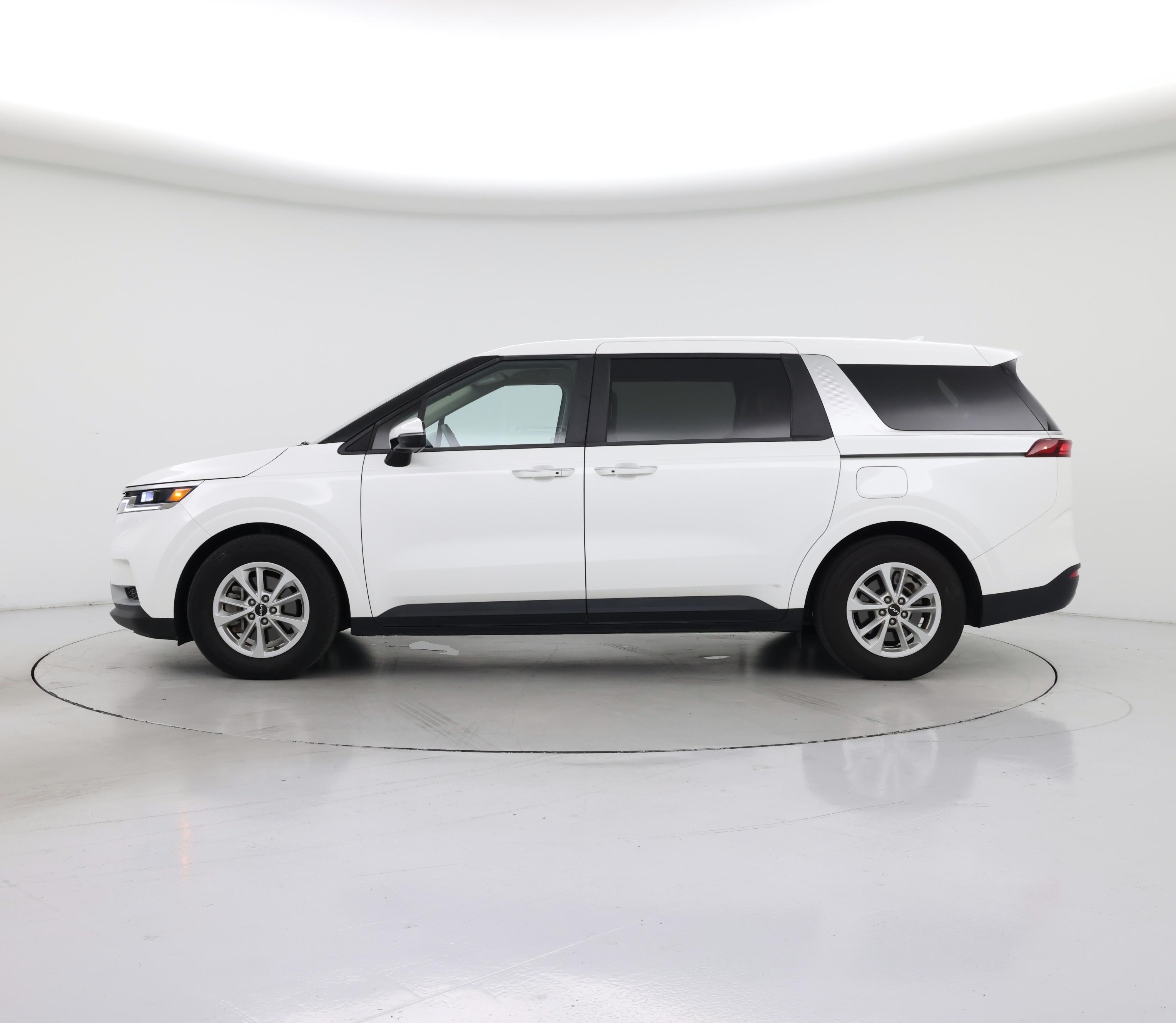 Thumbnail: 2024 Kia Carnival - 3