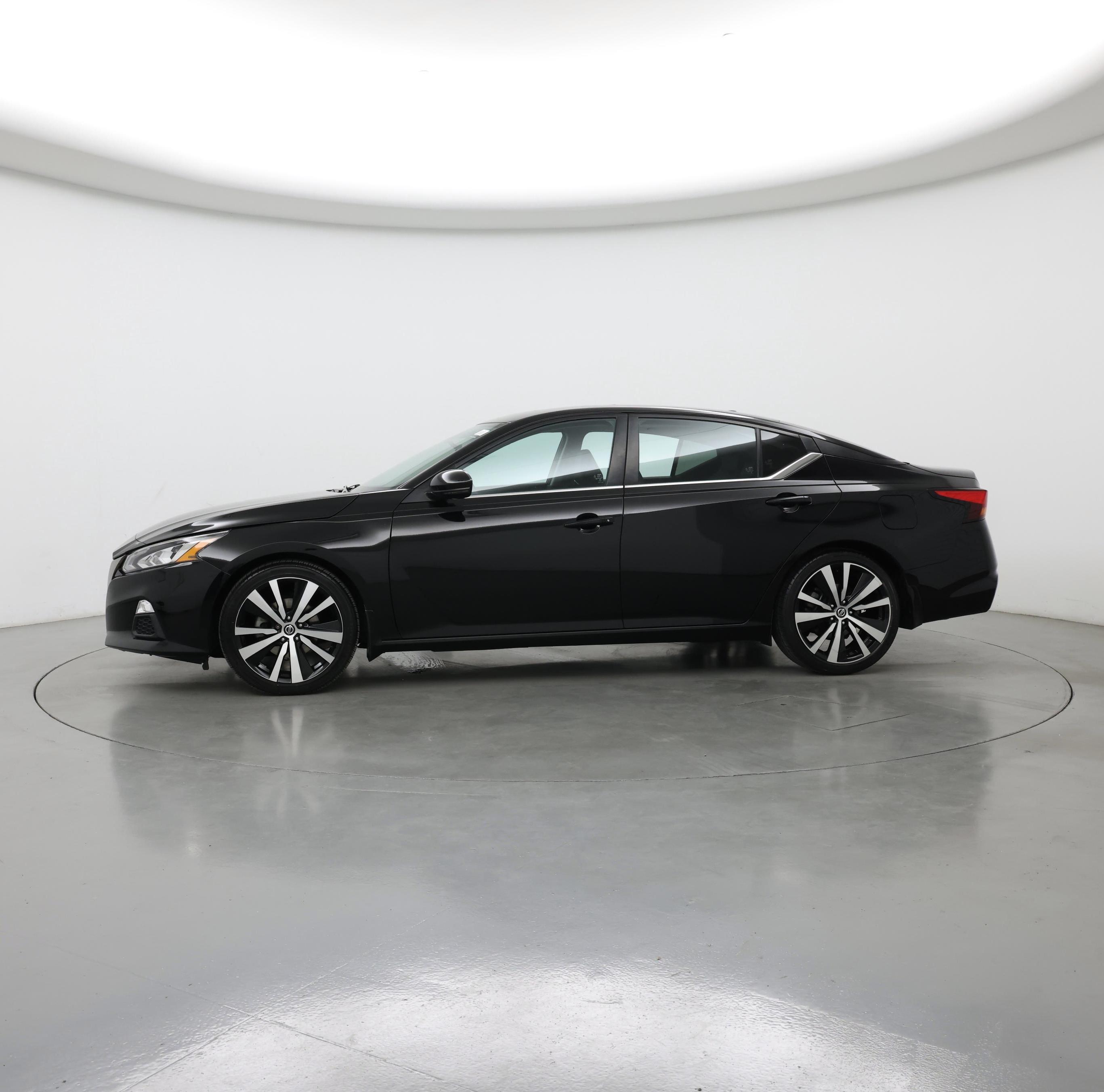 Thumbnail: 2020 Nissan Altima - 3