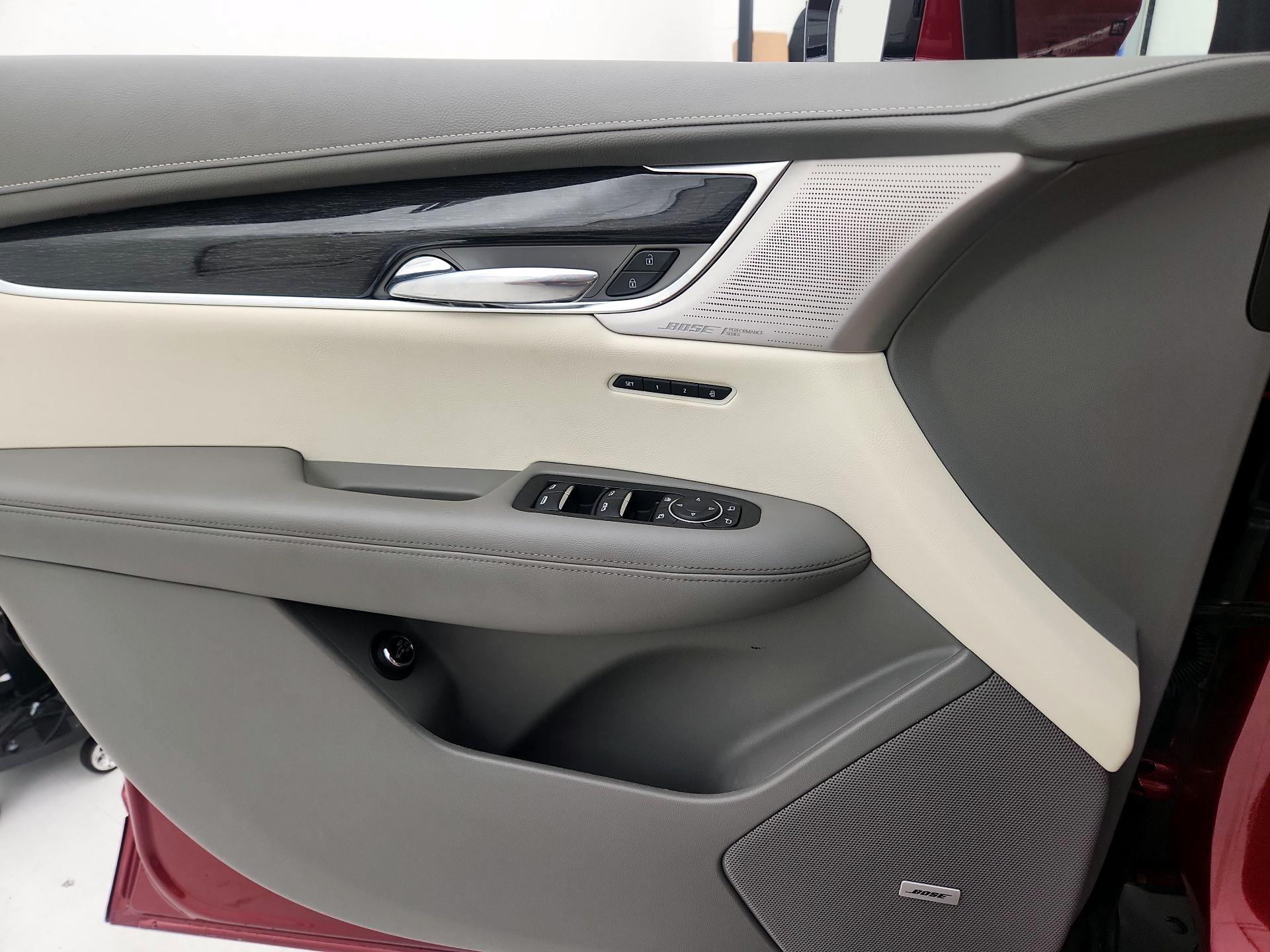 Thumbnail: 2021 Cadillac XT6 - 12