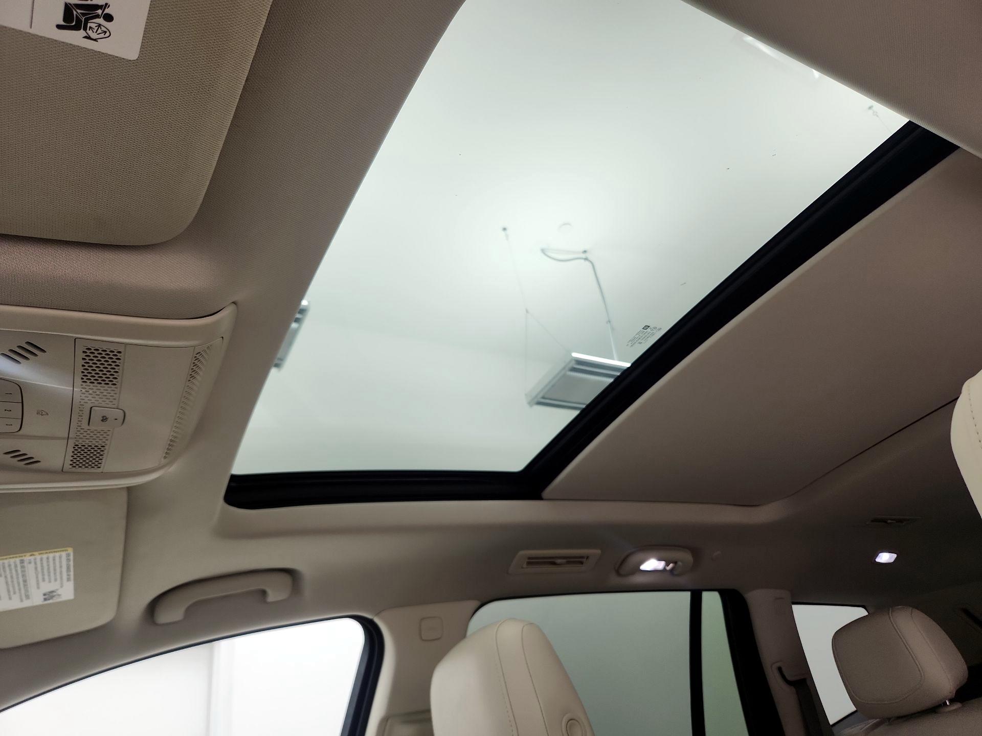 Thumbnail: 2021 Cadillac XT6 - 18