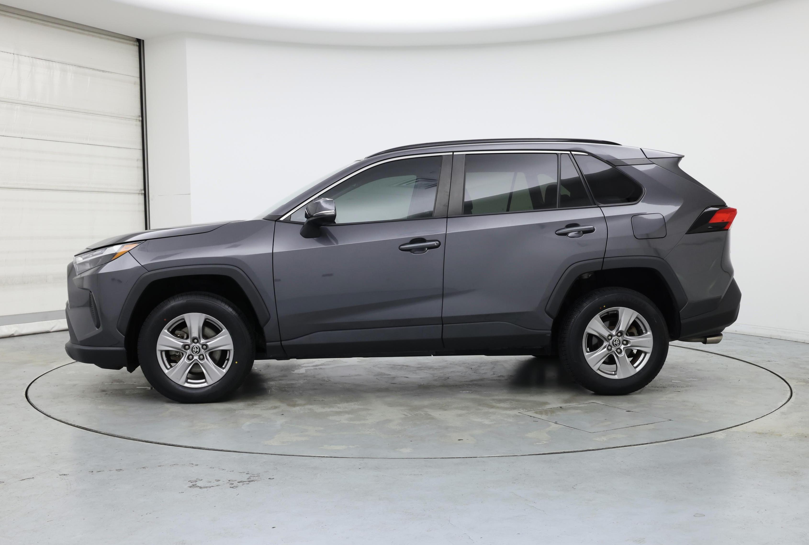 Thumbnail: 2022 Toyota RAV4 - 3