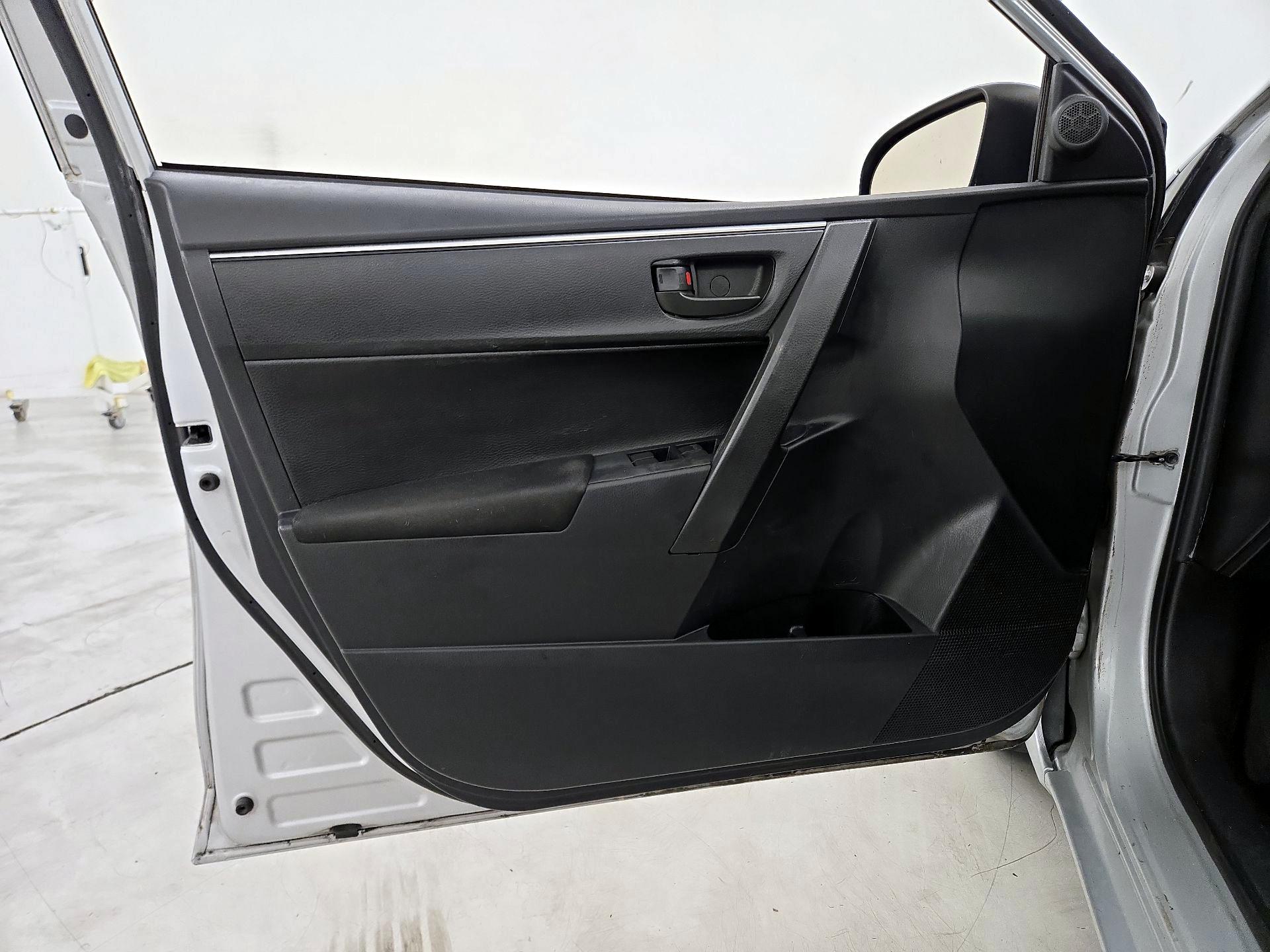 Thumbnail: 2016 Toyota Corolla - 12