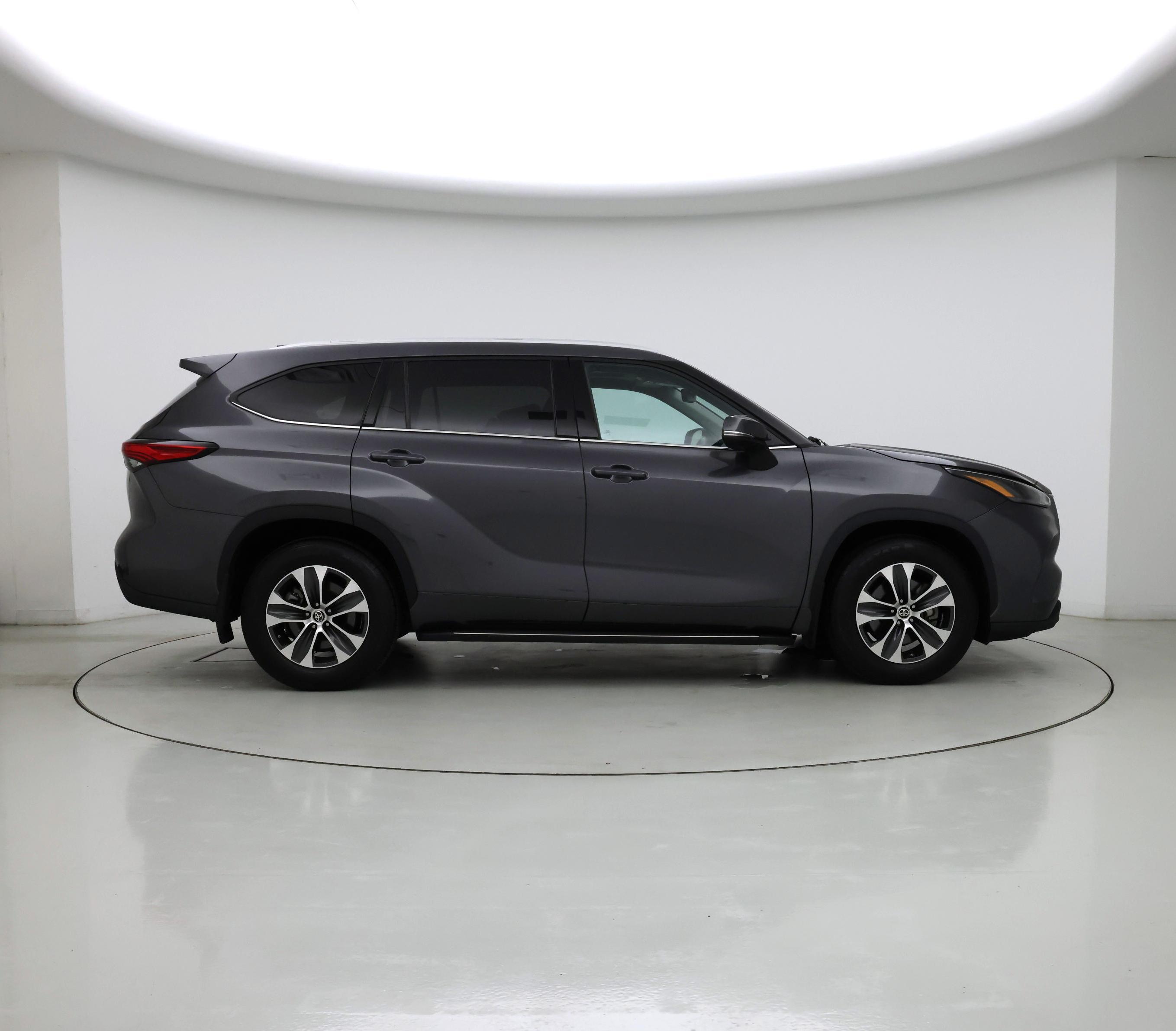 Thumbnail: 2022 Toyota Highlander - 7