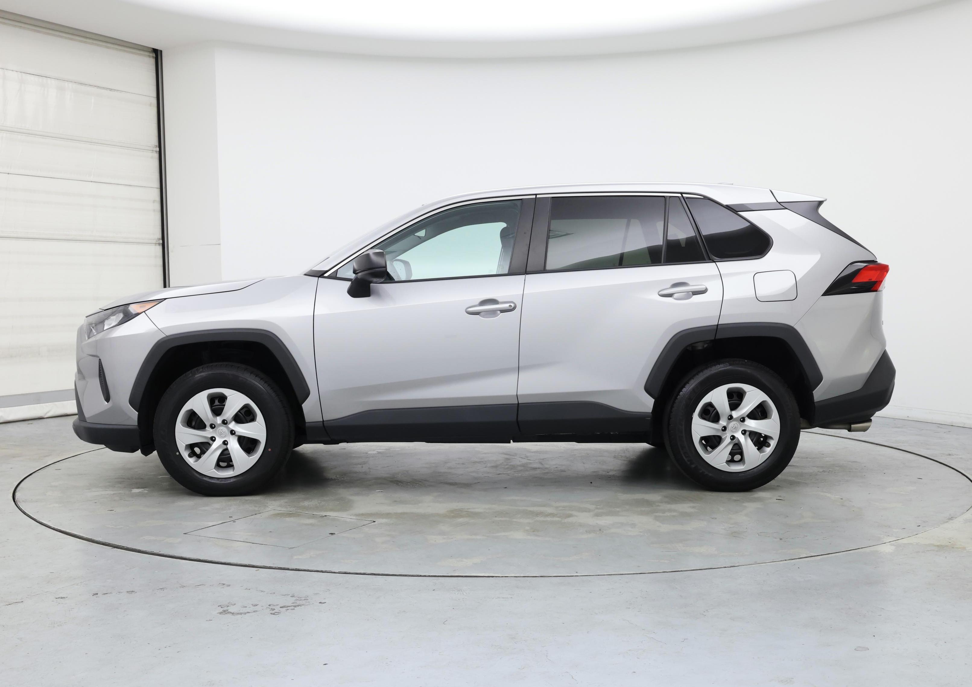 Thumbnail: 2022 Toyota RAV4 - 3