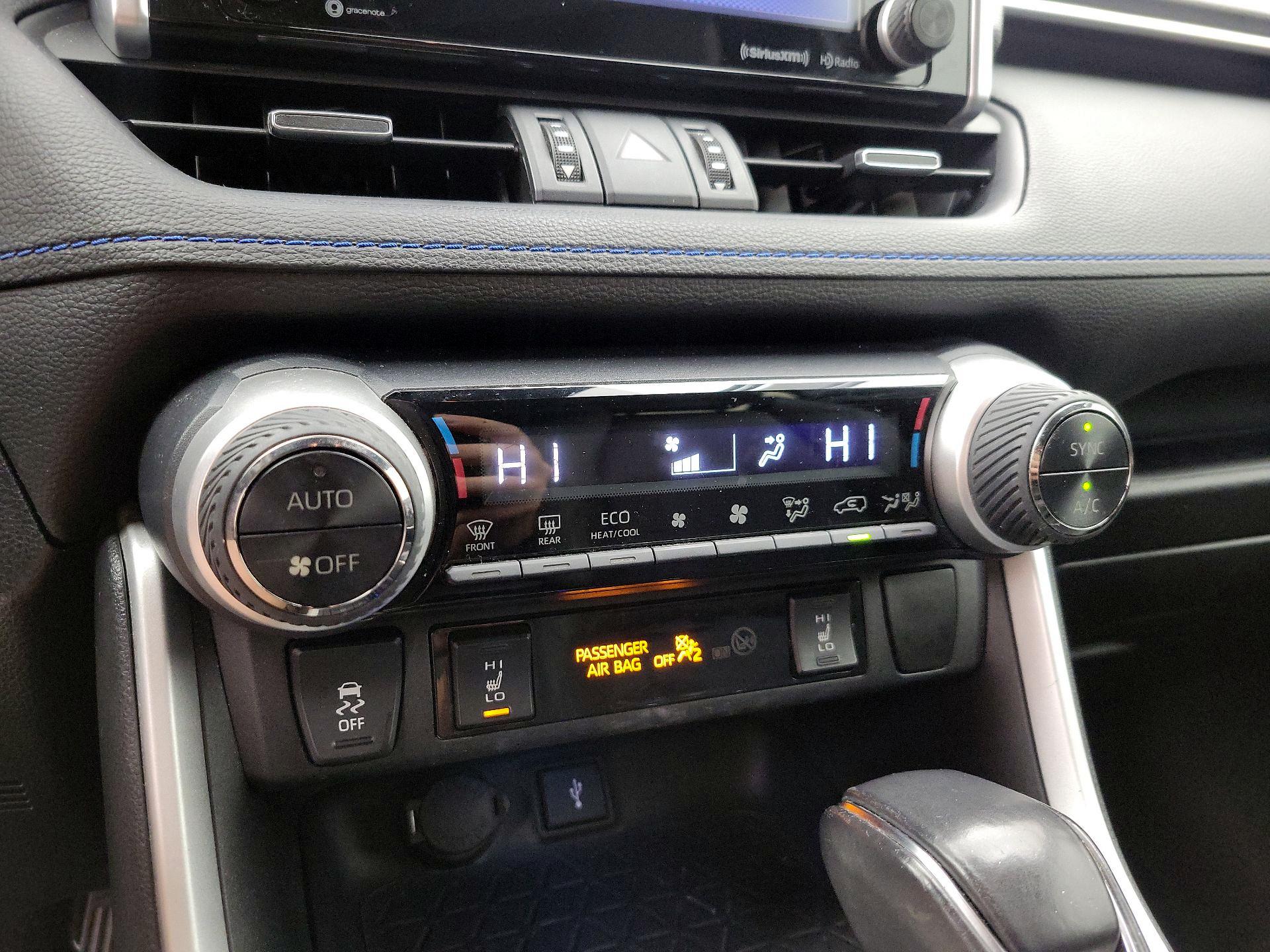 Thumbnail: 2021 Toyota RAV4 - 16