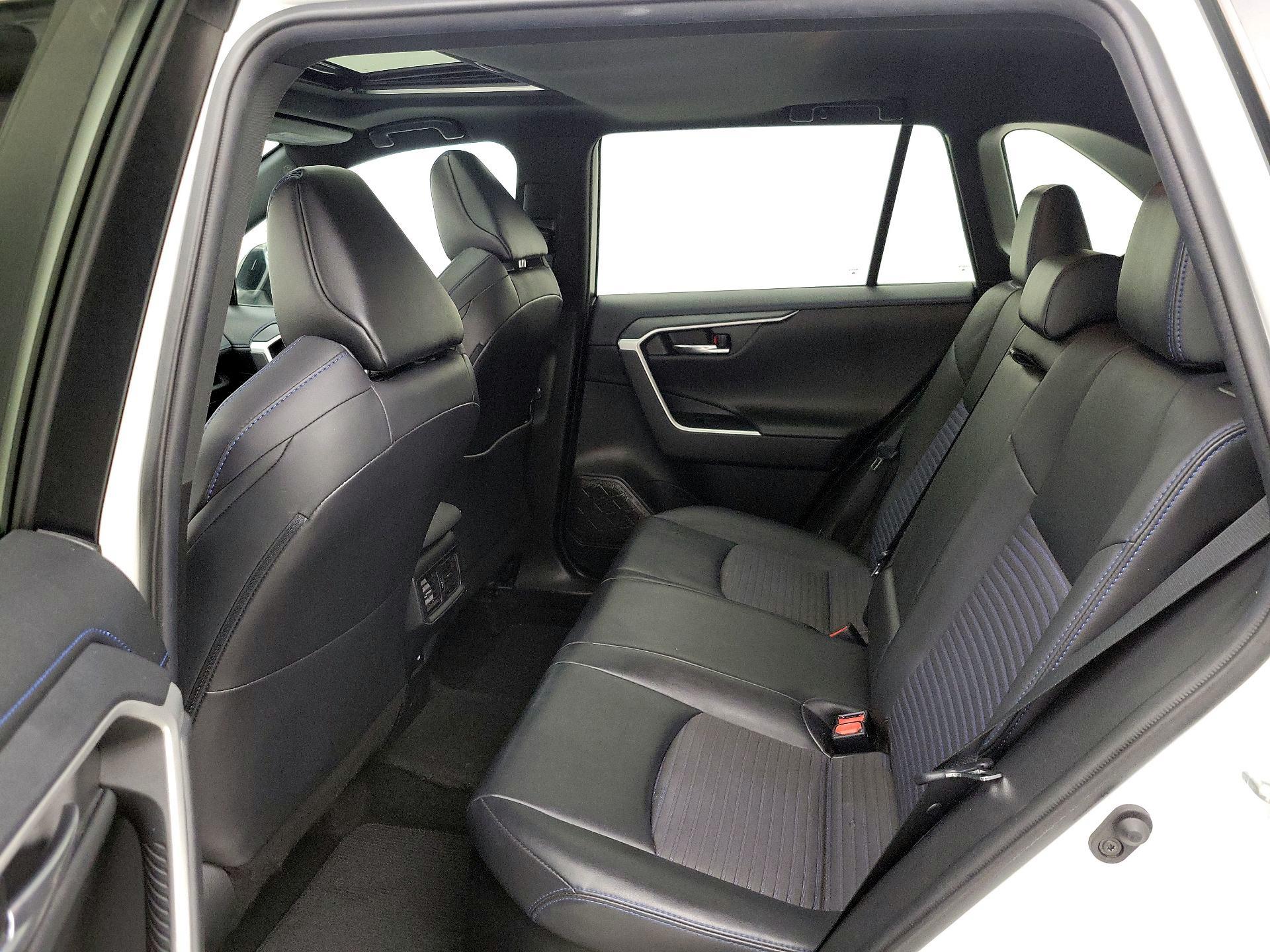Thumbnail: 2021 Toyota RAV4 - 20
